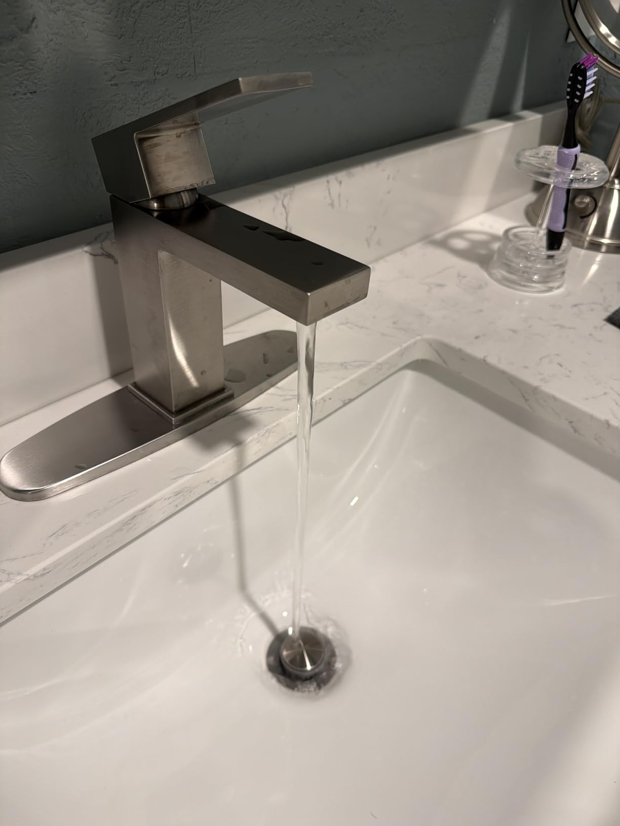 Delta Modern Brushed Nickel Bathroom Faucet 1 Hole, Single Hole Bathroom Sink Faucet for Vanity, Metal Push-Pop Drain Assembly, Stainless 567LF-SSPP customer photo 2