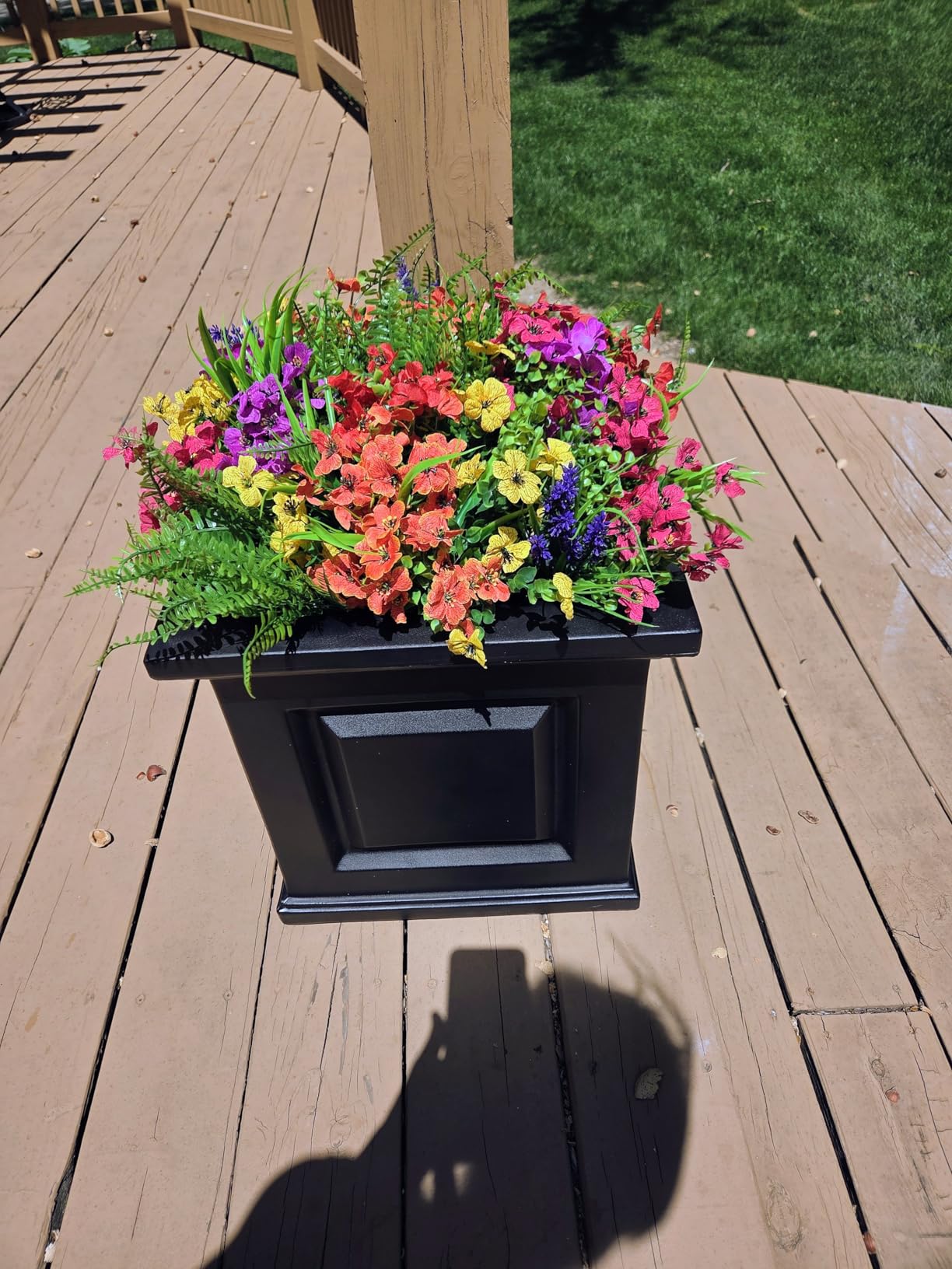 Mayne Nantucket 16in Self-Watering Square Planter, Black customer photo 1