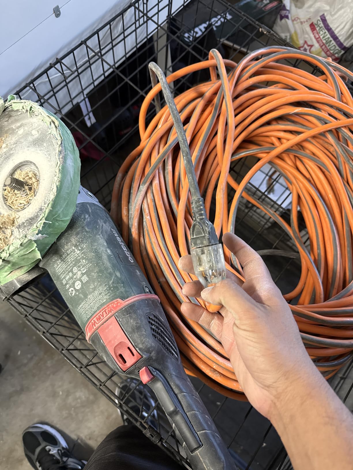 Metabo 7-Inch Angle Grinder, 8,500 RPM, 15 Amp, Slide Switch (Locking), Metabo VibraTech, Made in Germany, W 24-180 MVT, 606466420, Green customer photo 1
