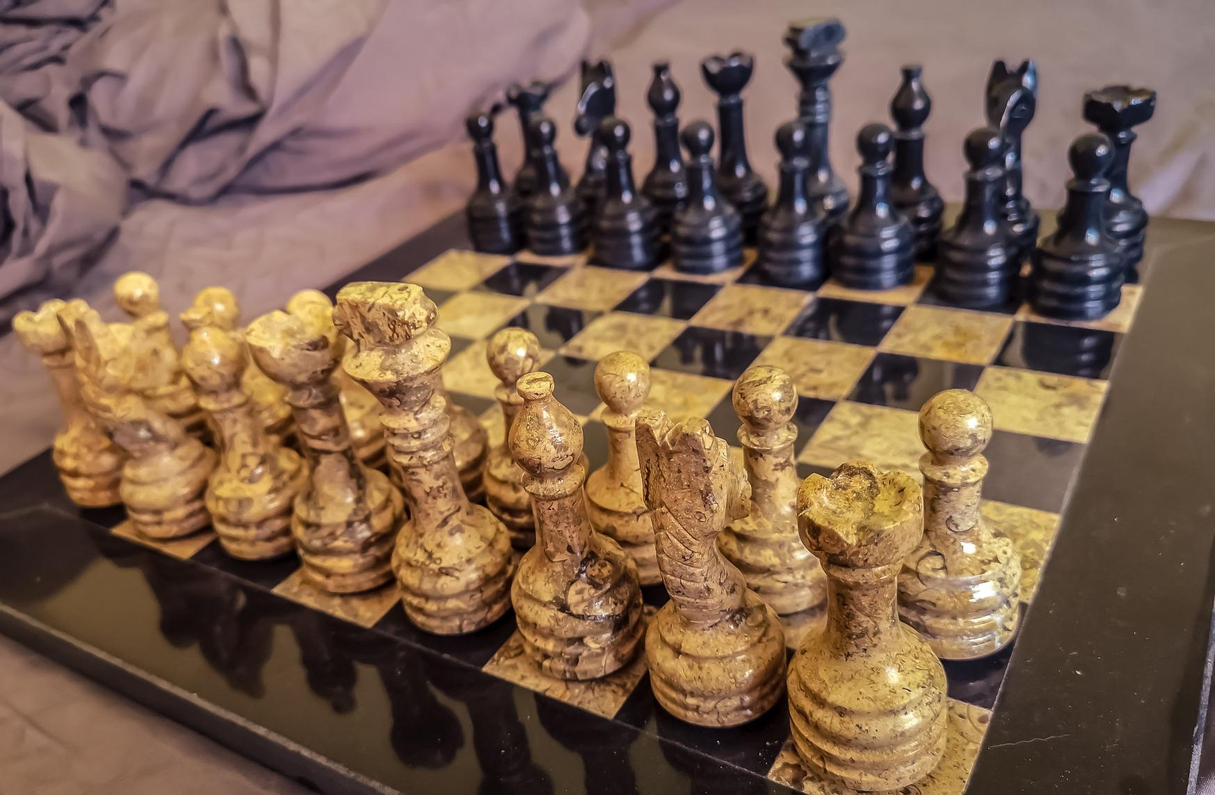 Radicaln Marble Chess Set 15