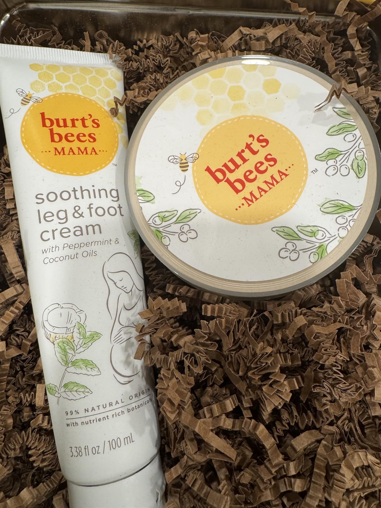 Burt's Bees Classics Gift Set, 6 Products in Giftable Tin - Skin Care Essentials customer photo 1