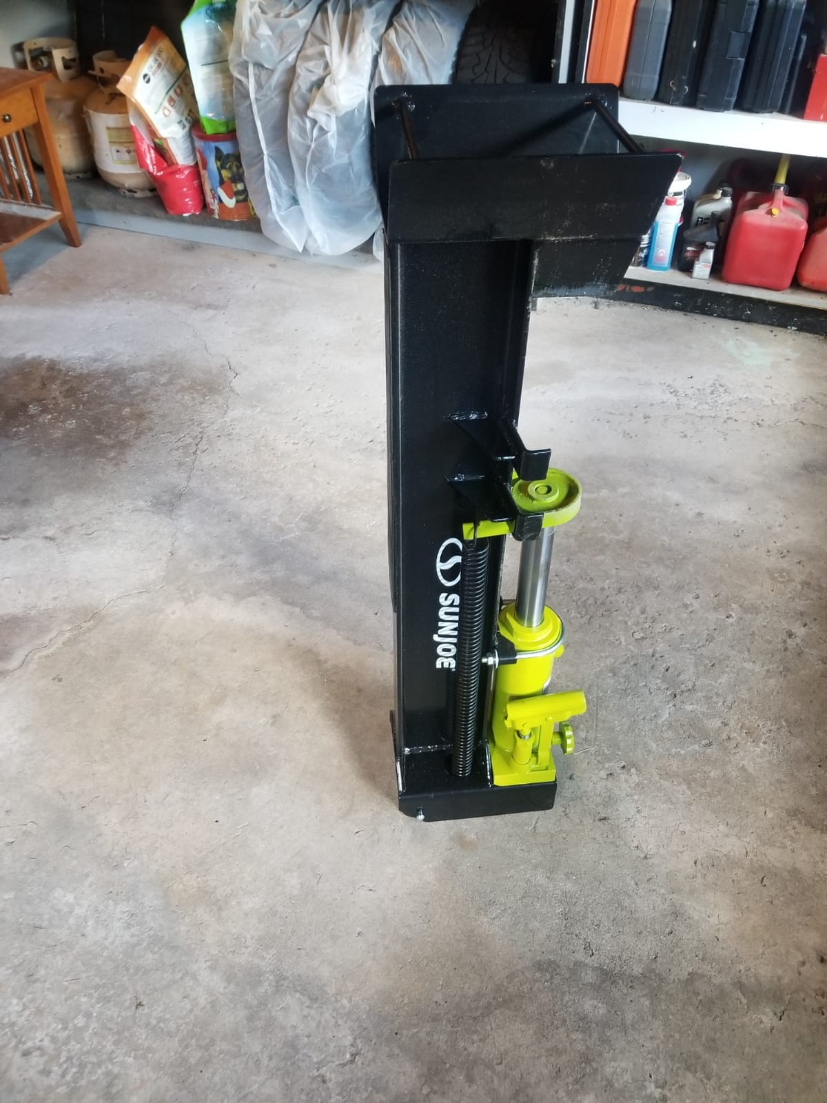 Sun Joe Cordless Manual Hydraulic Steel Beam Log Splitter, Portable and Compact, 10 Ton Capacity - Wood Splitting Machine and Equipment for Fireplace, Firewood, & Fire Stove Logs, LJ10M customer photo 1