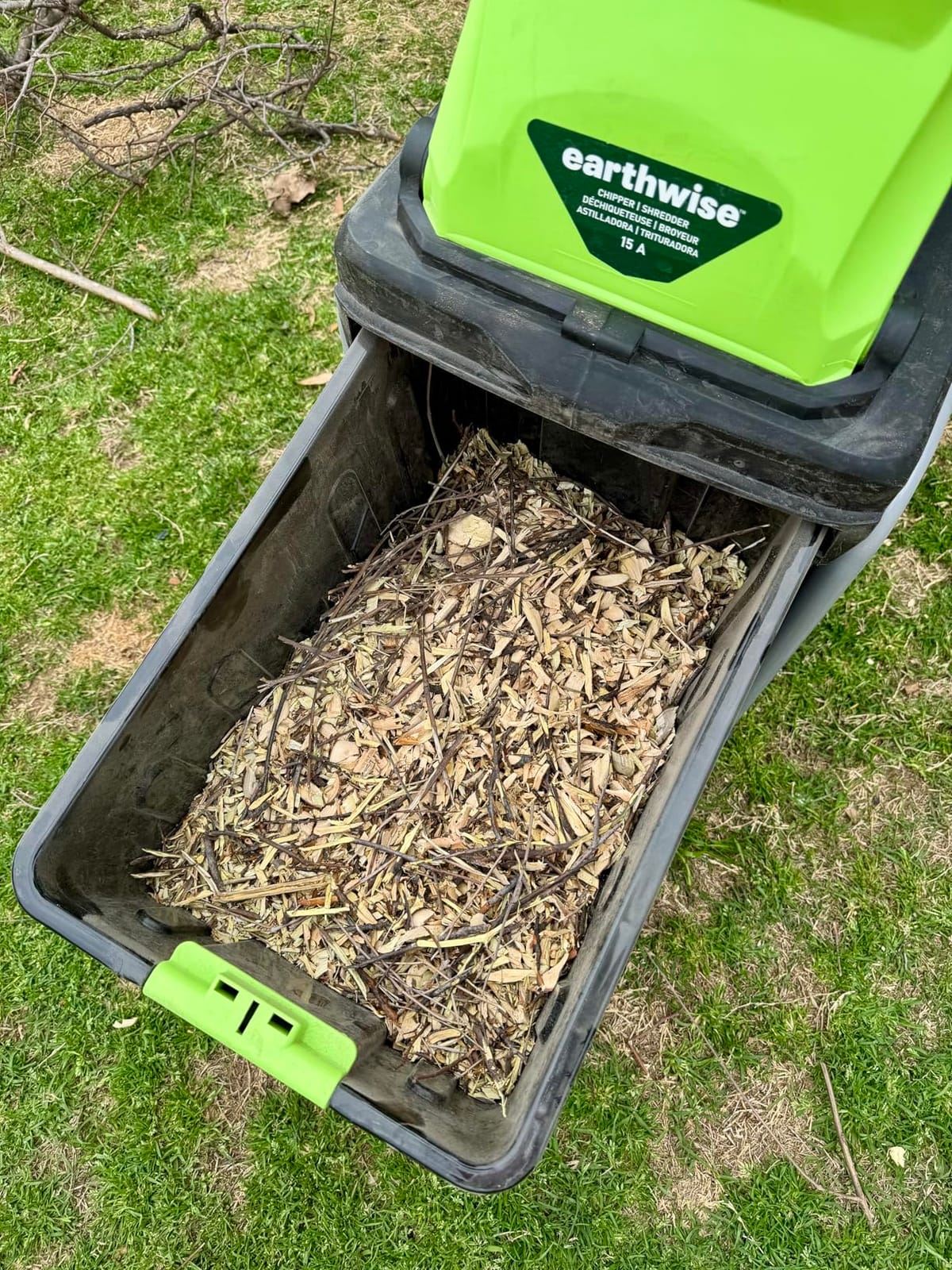 Earthwise GS70015 15-Amp Garden Corded Electric Chipper, Collection Bin customer photo 1