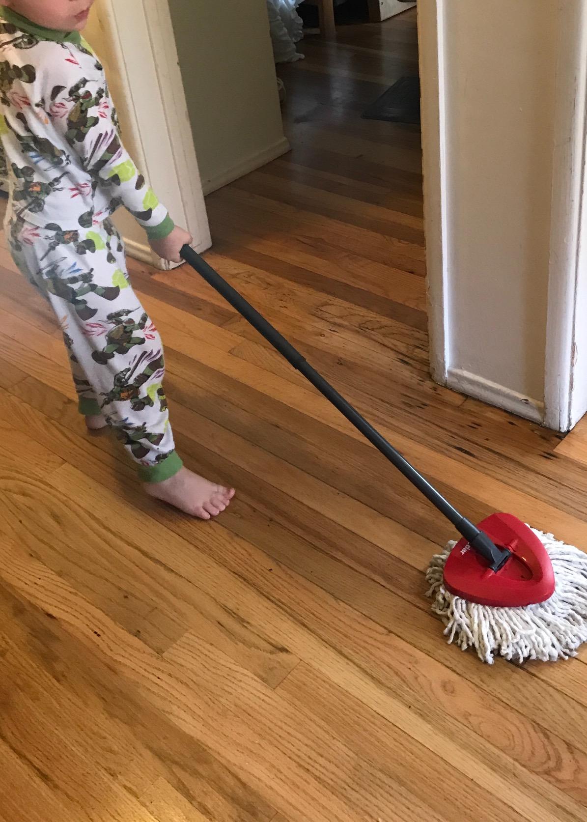 O-Cedar EasyWring Microfiber Spin Mop, Bucket Floor Cleaning System, Red, Gray, Standard customer photo 2