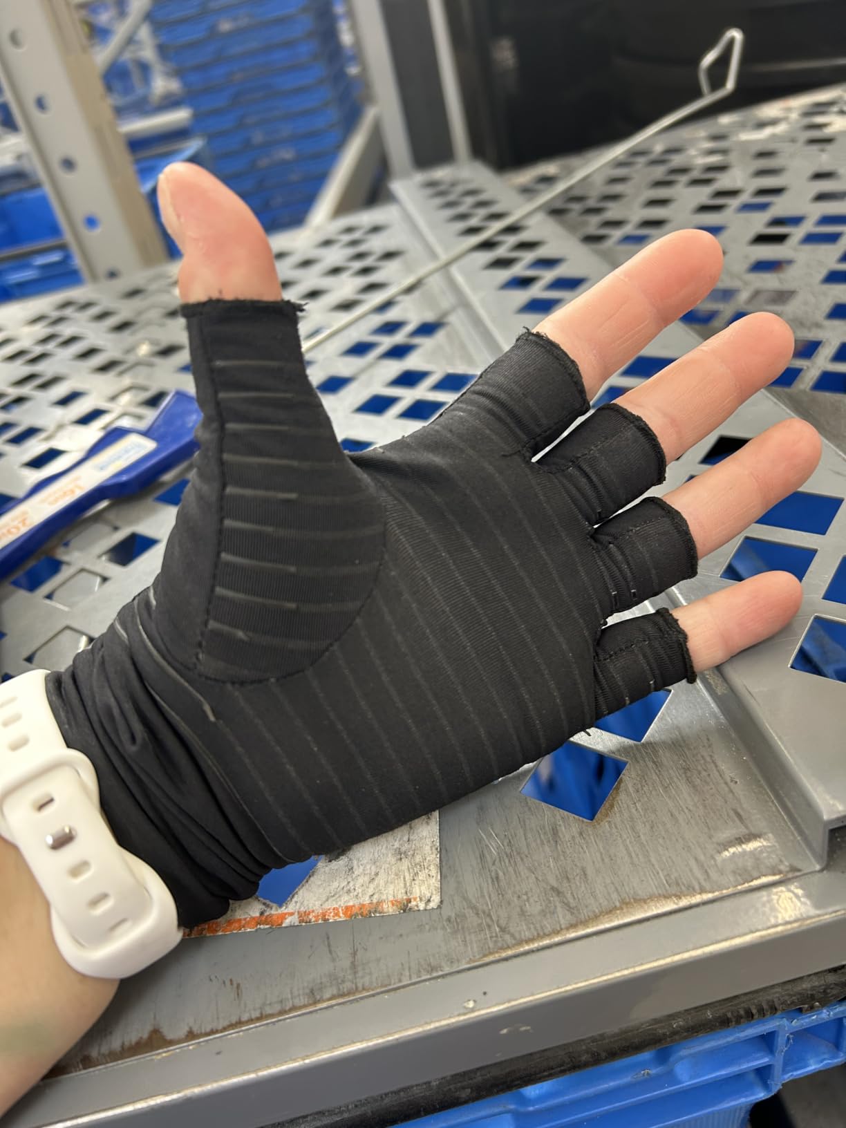 Copper Compression Arthritis Gloves | Fingerless Arthritis Carpal Tunnel Pain Relief Gloves For Men & Women | Hand Support Wrist Brace For Rheumatoid, Tendonitis, Swelling, Crocheting, Typing (M) customer photo 1
