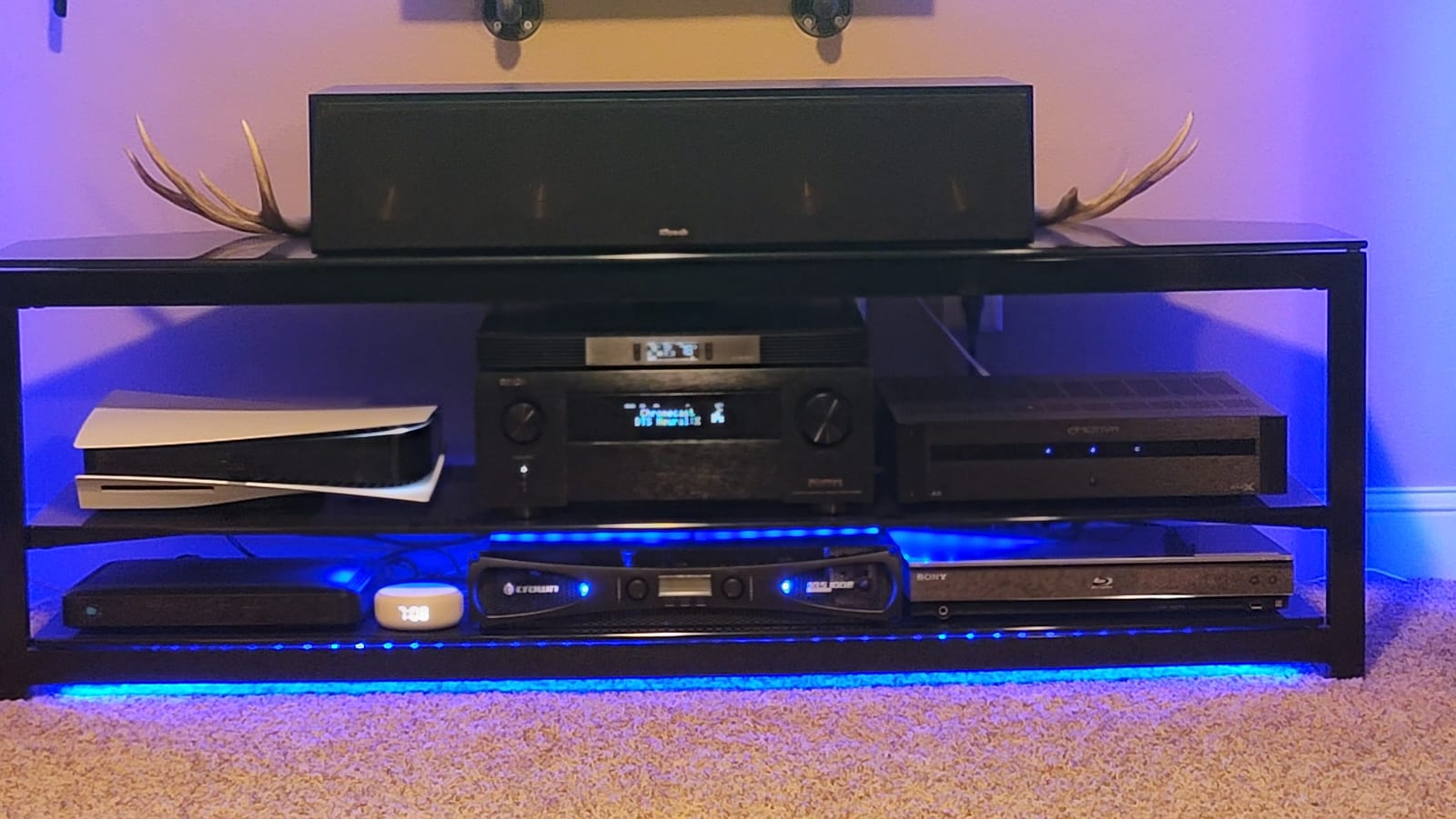 Crown XLS1002 2-Channel Class D DriveCore Professional Power Amplifier with DSP, Band Pass Filters & Peakx Limiters. XLR/RCA Inputs, 350W at 4 Ohm, PureBand Crossover System. Black customer photo 2