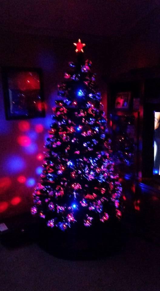 Best Choice Products 7ft Pre-Lit Fiber Optic Artificial Pine Christmas Tree, Holiday Centerpiece w/ 280 Multicolored LED Lights, 8 Sequences, Foldable Stand customer photo 1