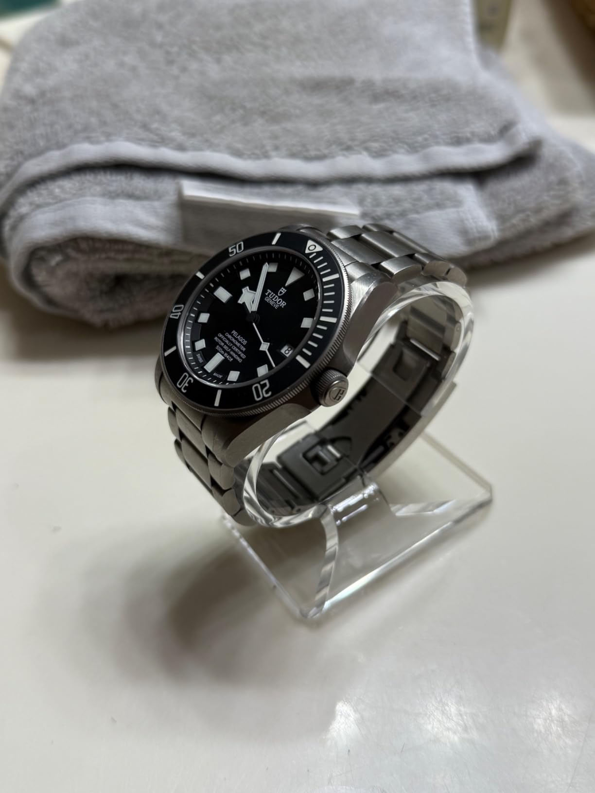Plymor Clear Acrylic Watch Display Stand, 1.75