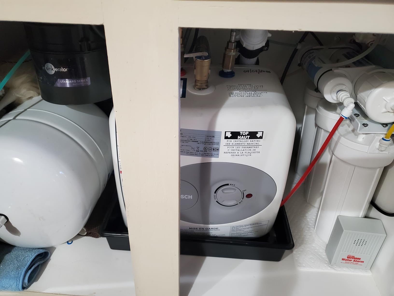 BOSCH Electric Mini-Tank Water Heater Tronic 3000 T 4-Gallon (ES4) - Eliminate Time for Hot Water - Shelf, Wall or Floor Mounted customer photo 2