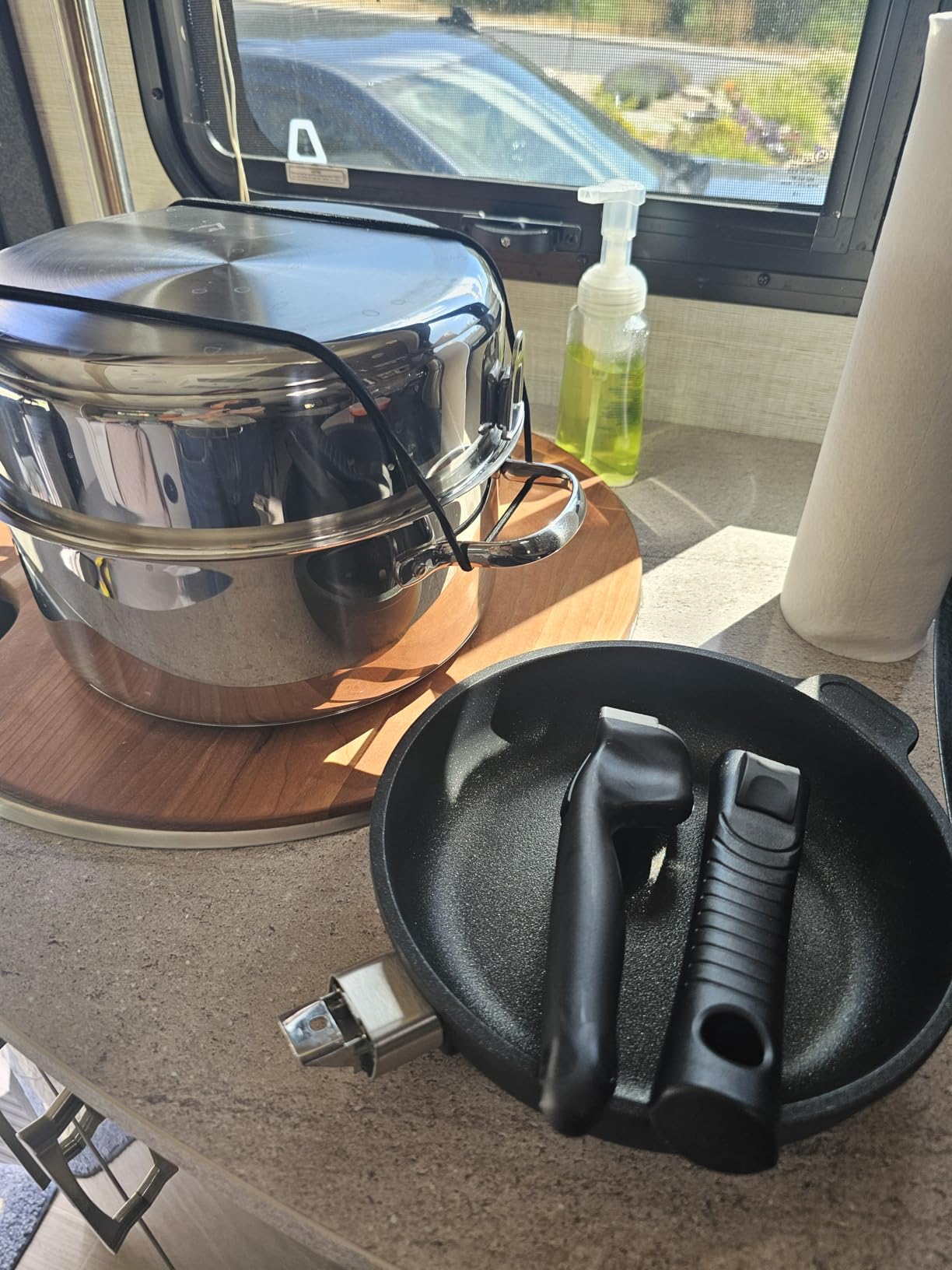 Camco 7 Piece Stainless Steel Cookware Nesting Pots and Pans Set w/Lids, Detachable Handles & Storage Strap for Camping, Tailgating, and RV customer photo 1