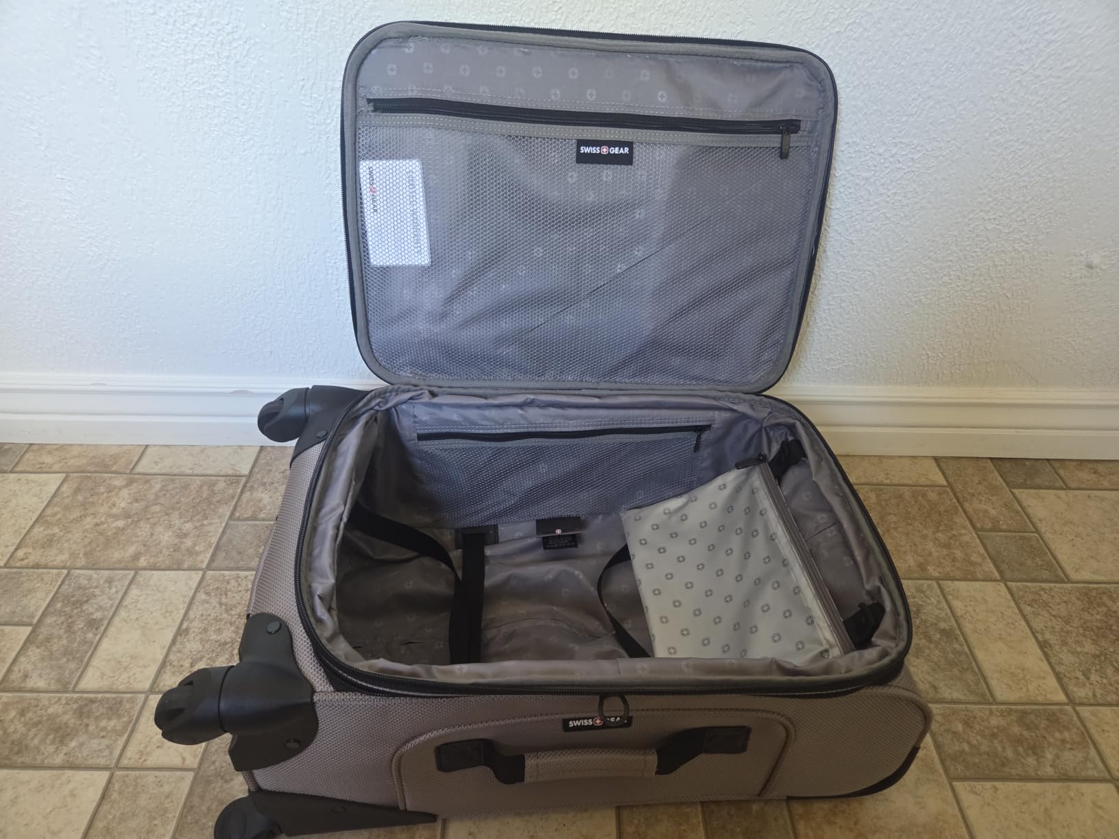 American Tourister Sion Carry-On Spinner Luggage, Softside Expandable, Lightweight Suitcase, Dark Grey, 22.75-Inch customer photo 2