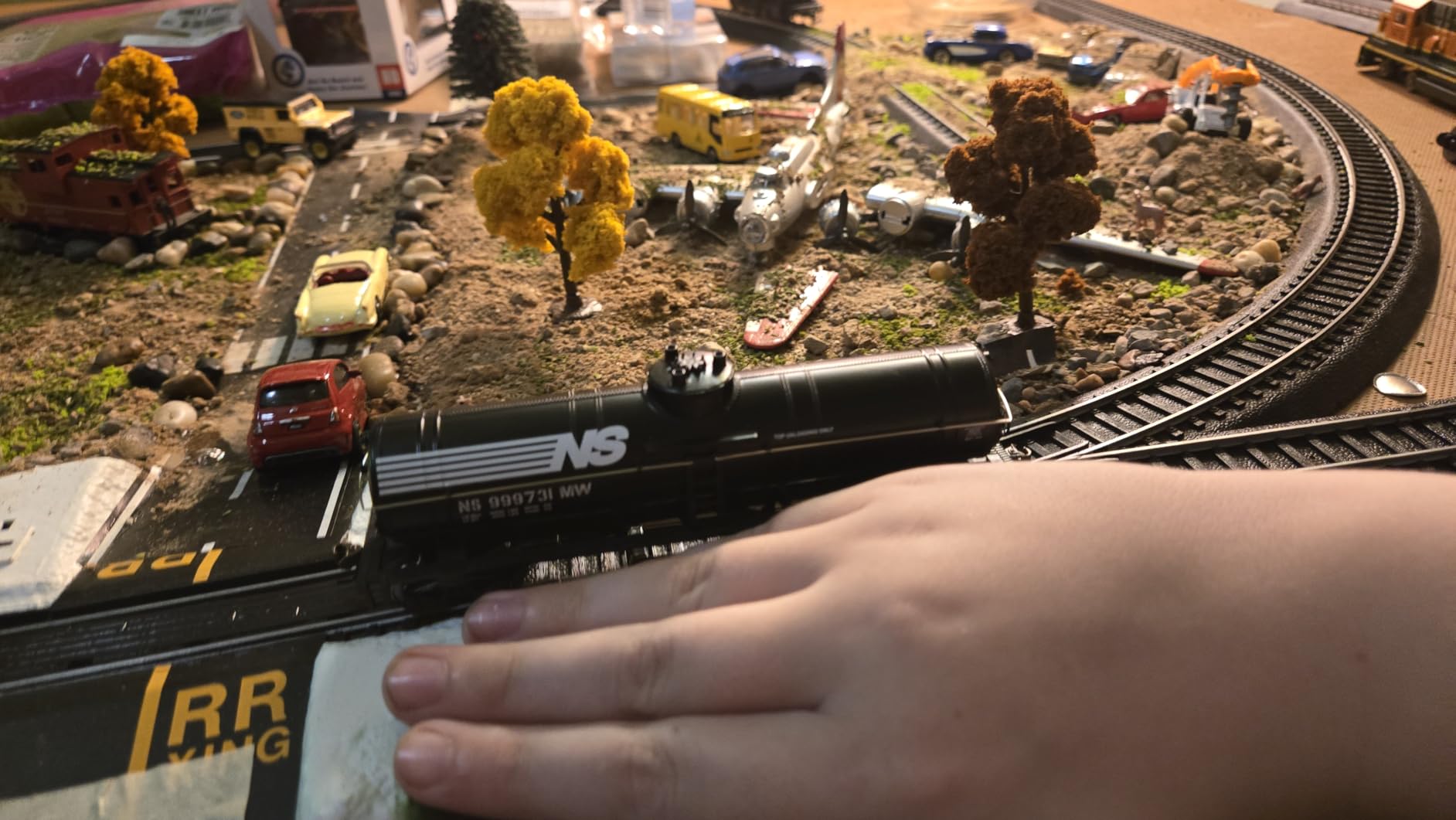 Walthers Trainline Tank Car-Ready to Run-Norfolk Southern (Black, White) 931-1447 HO Scale Model Railroad - Freight Model customer photo 1