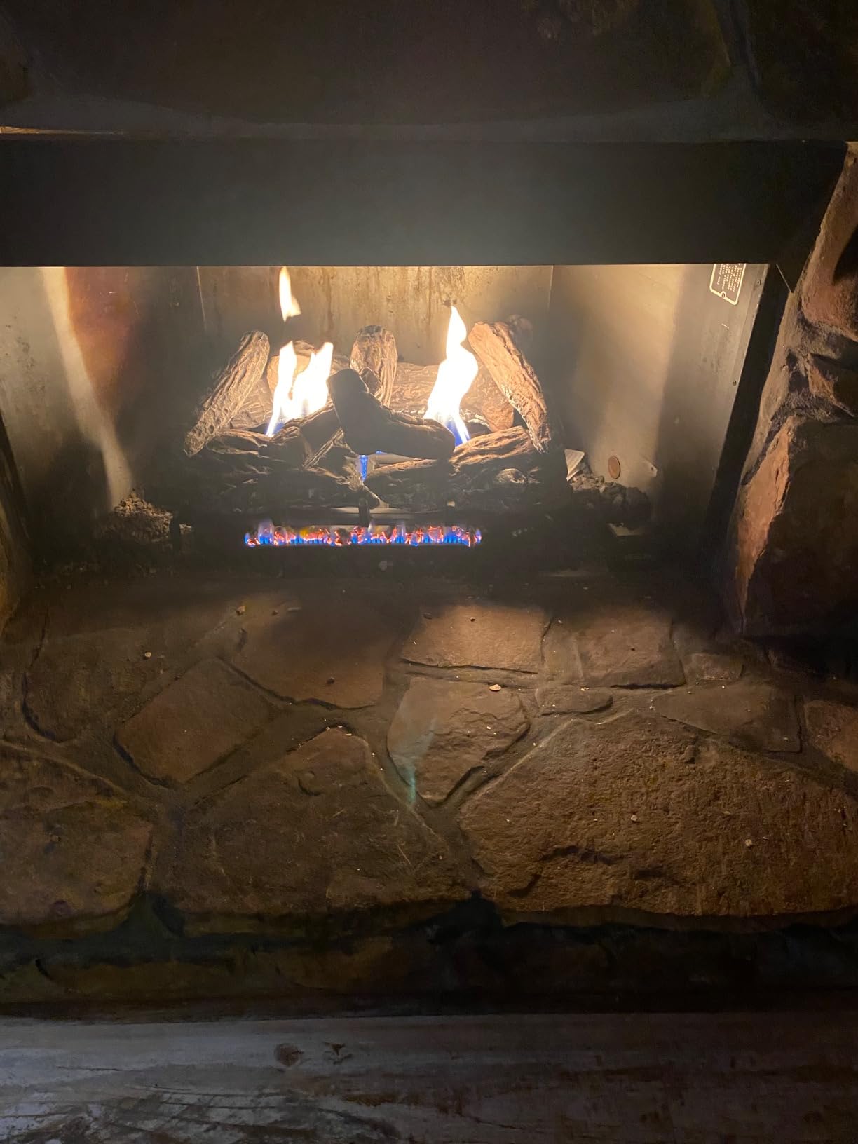 Duluth Forge DLS-18R-2 Dual Fuel Ventless Fireplace Logs Set with Remote Control, Use with Natural Gas or Liquid Propane, 30000 BTU, Heats up to 1000 Sq. Ft, Stacked Red Oak, 18 Inches customer photo 2