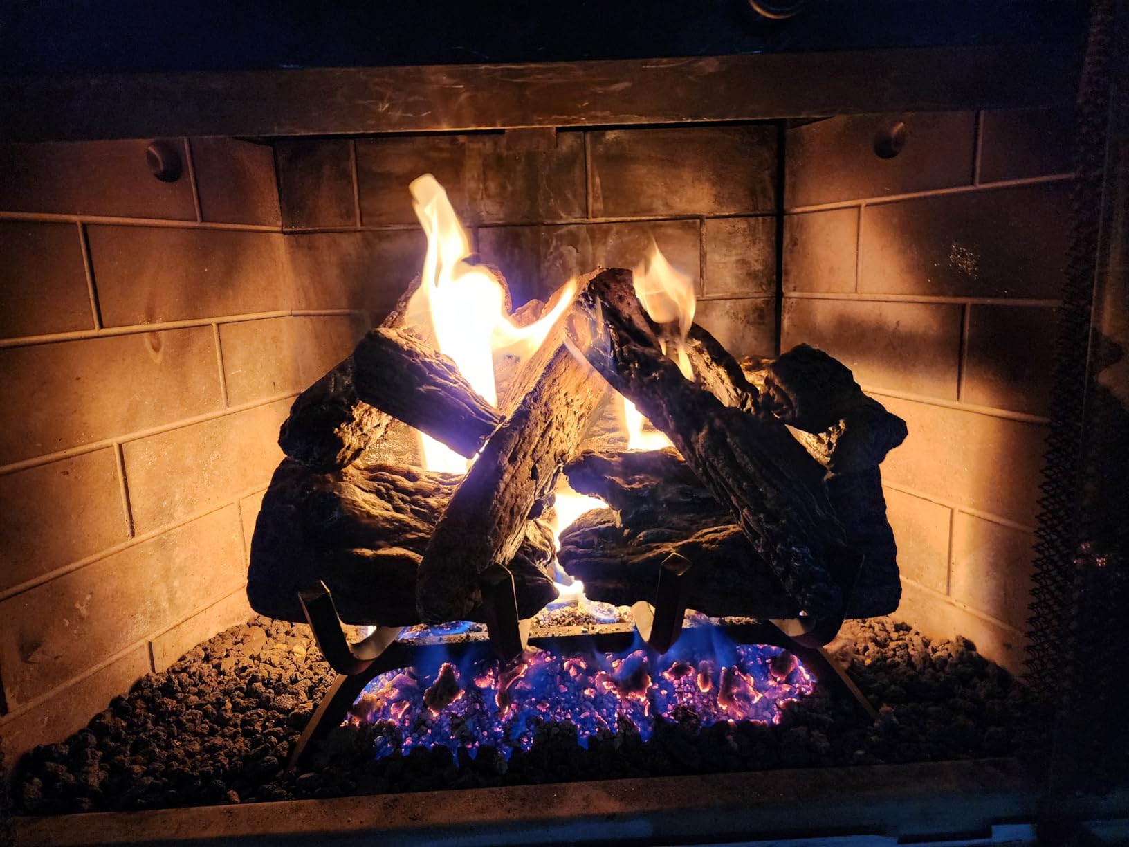 Duluth Forge Vented Natural Gas Fireplace Log Set - 24 in., 55,000 BTU, Match Light, Heartland Oak - Model# FNVL24-1 customer photo 2
