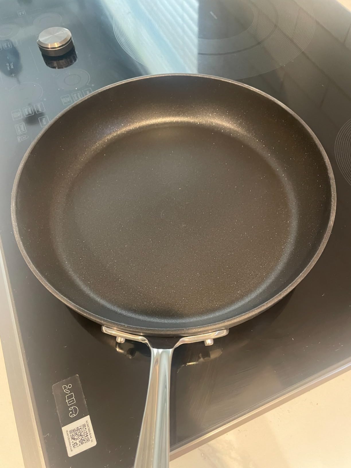 All-Clad HA1 Hard Anodized Nonstick Cookware Set 10 Piece Induction Oven Broiler Safe 500F, Lid Safe 350F Pots and Pans Black customer photo 1