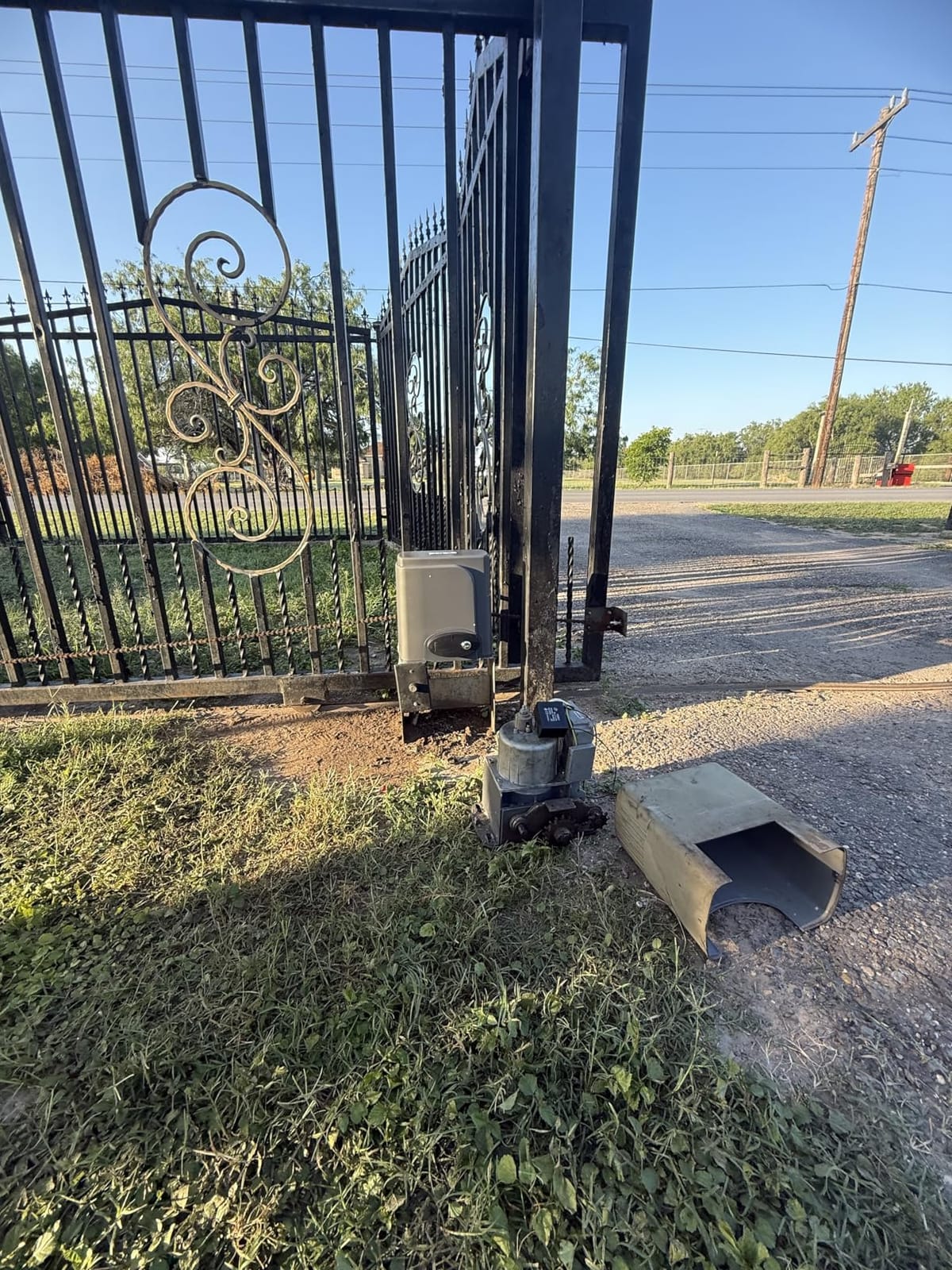 CO-Z Automatic Sliding Gate Opener 1400 lb 40 ft Gates 110V Chain Drive | Easy Installation, Includes Hardware, 20 ft #41 Chain, 2 Remotes, Infrared Sensor Compatible (Sold Separately) customer photo 2