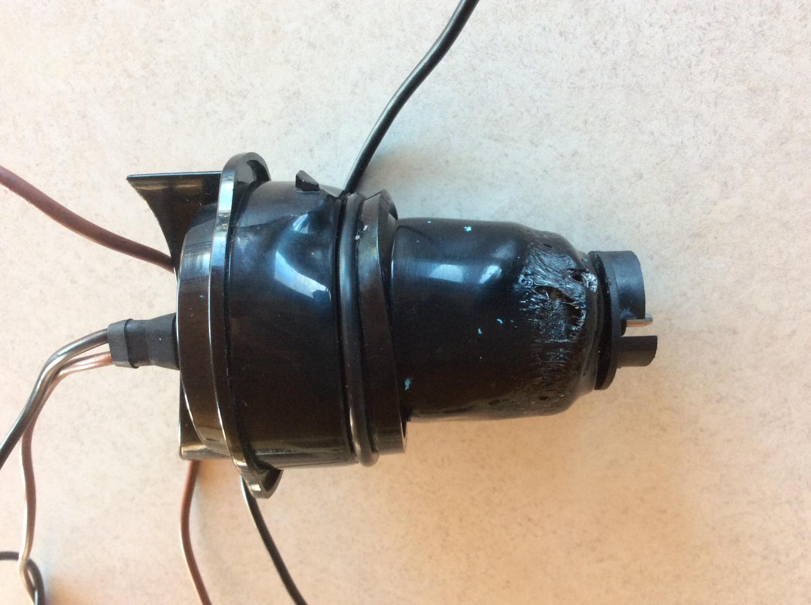 Amarine Made 12v 800gph Livewell Pump for Boat 4.0A Livewell Aerator Pumps Live Bait Tank Aerator Submersible Cartridge 90-Degree Boat Aerator Pump customer photo 2