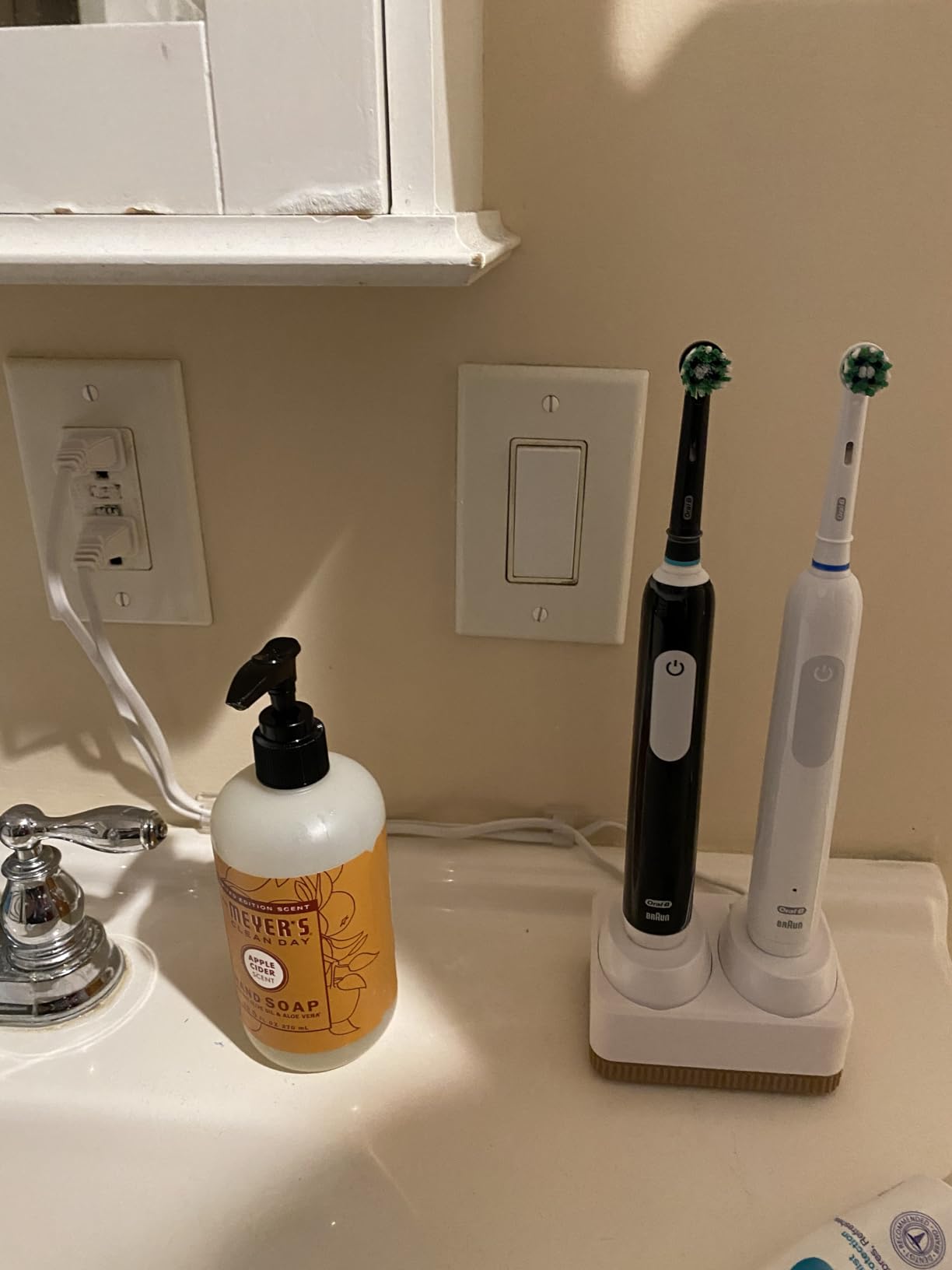 Oral-B Pro 1000 customer photo 1