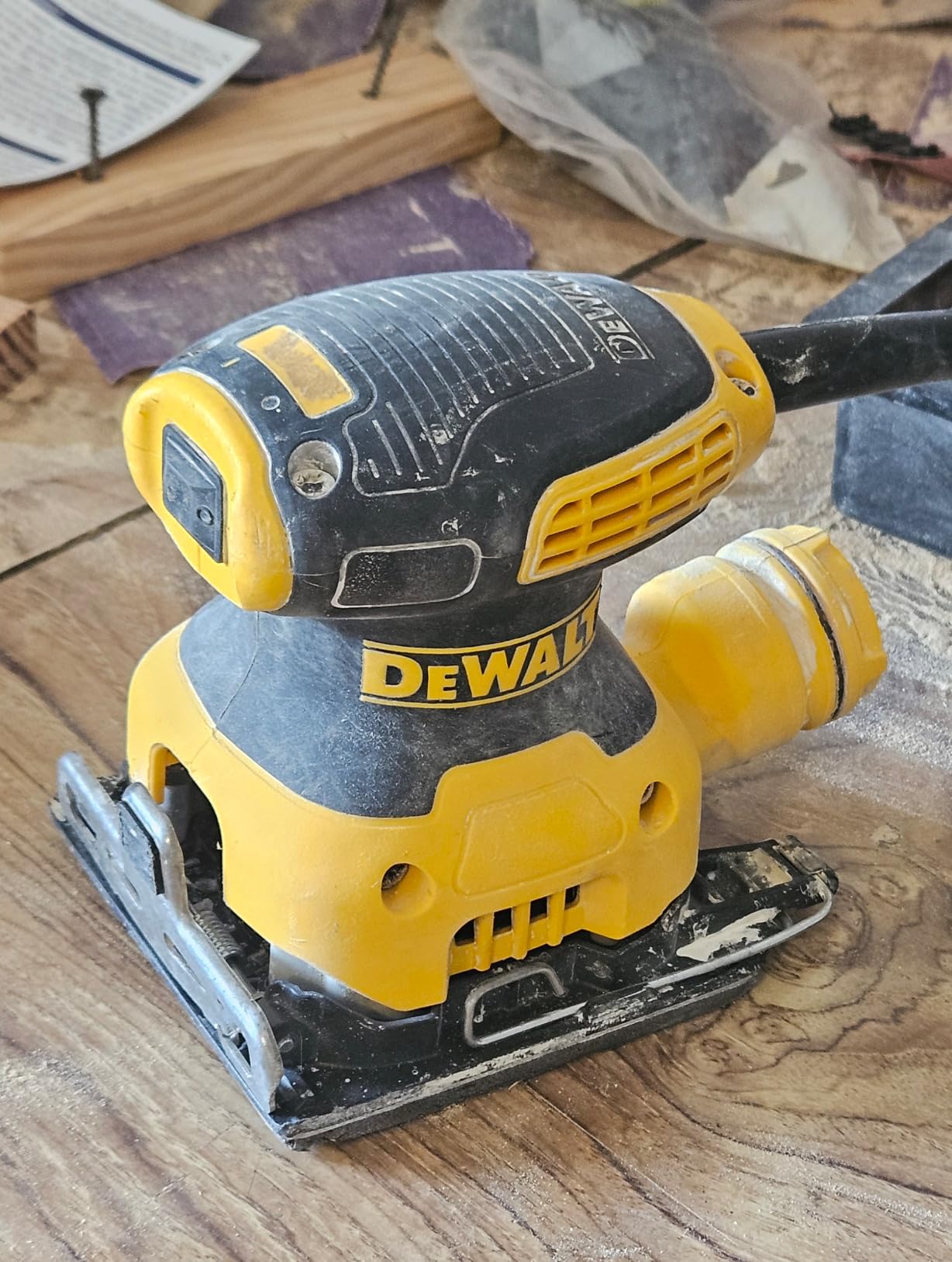 DEWALT Electric Sander, 1/4 Sheet, 14,000 OPM (DWE6411) customer photo 1