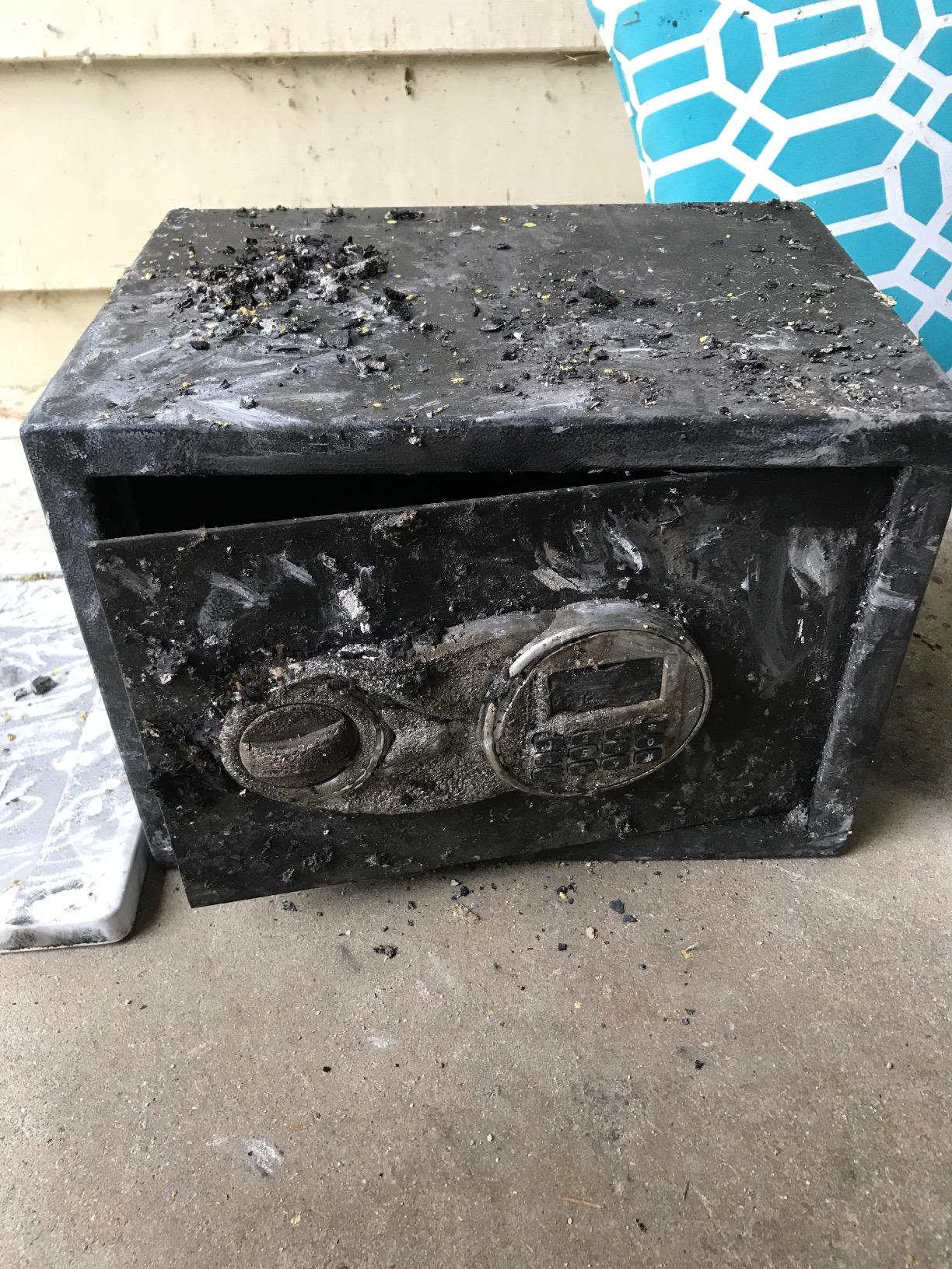 Amazon Basics Steel Security Safe and Lock Box with Digital Keypad, Electronic Lock, Emergency Key Open, Secure Cash, Jewelry, Documents, Black, 0.7 Cubic Feet, 16.9-x-14.6-x-7.1-inches (WxDxH) customer photo 2