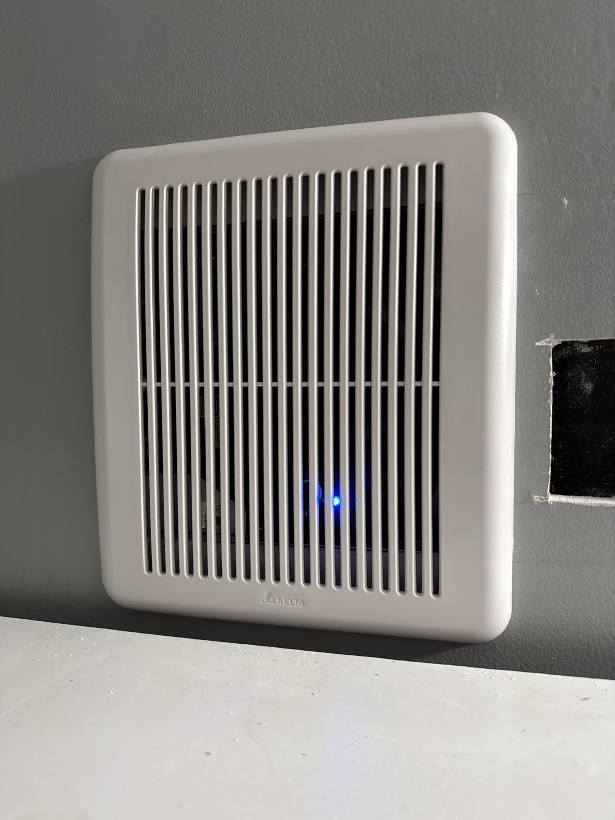 Delta BreezSlim SLM70H 13.1W Exhaust Bath Fan with Humidity Sensor customer photo 1