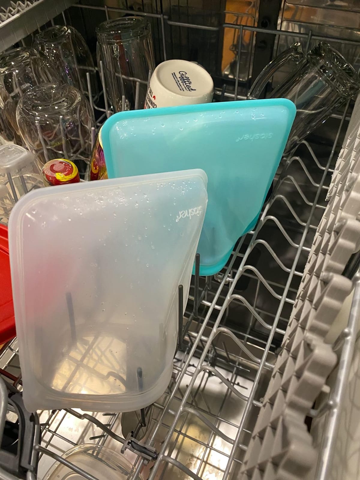 Stasher Premium Reusable Silicone Food Storage Bag, Sandwich, Aqua, 28 oz | Food-Safe Silicone, Leak-Free, BPA-Free, Eco-Friendly, Freezer, Microwave, Dishwasher, Oven Safe, Meal Prep, Lunch Container customer photo 1