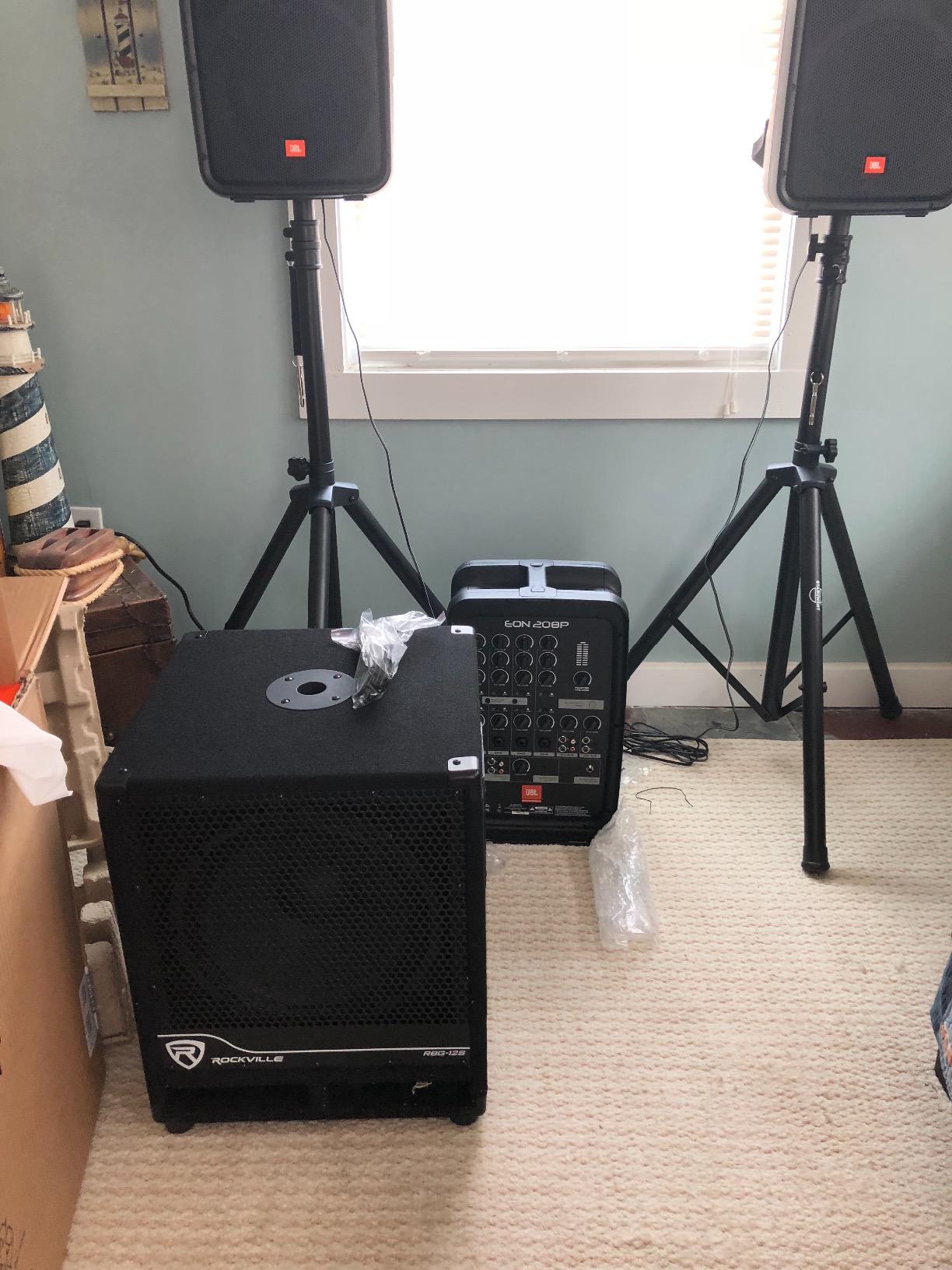 JBL Professional EON208P Portable All-in-One Dual Speaker, 2-way PA System with AKG Vocal Microphone, 8-Channel Mixer and Bluetooth, Black customer photo 1