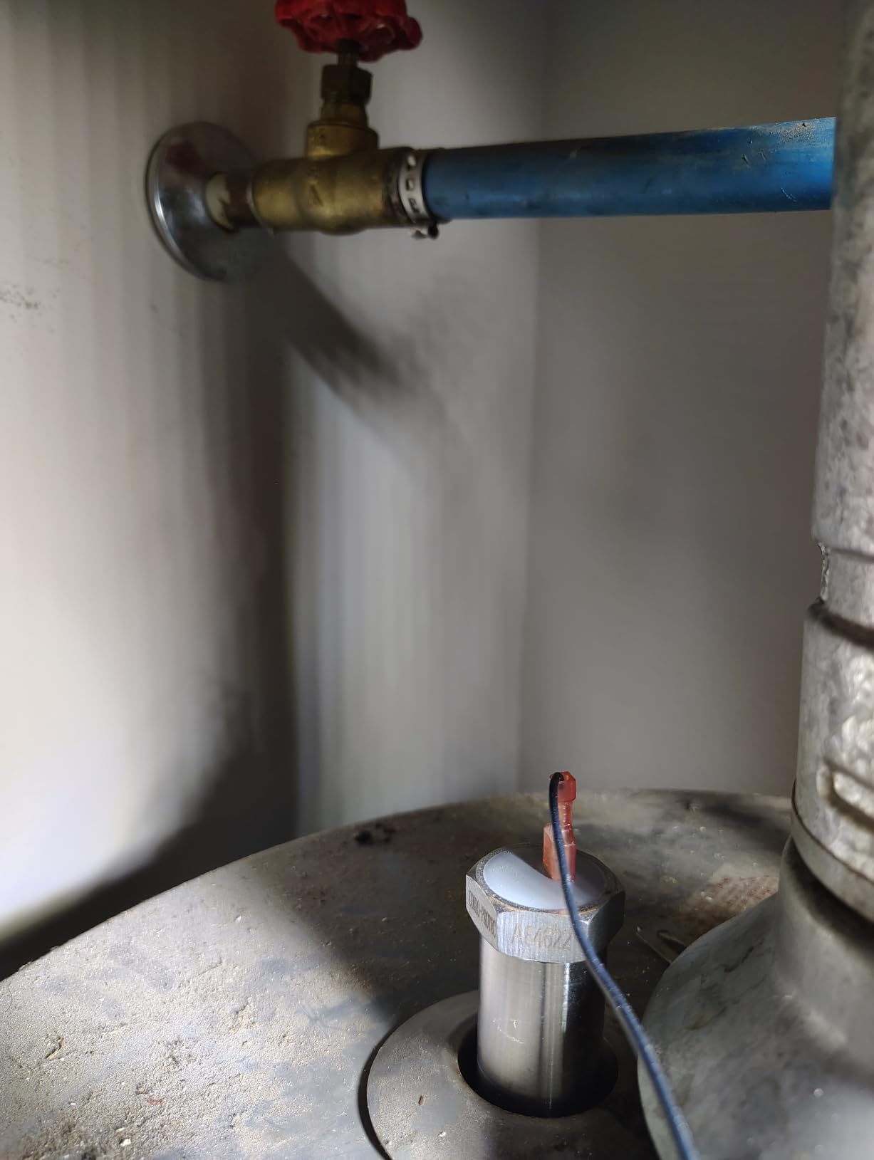 Corro-Protec Powered Anode Rod for Water Heater - 24-Hour Hot Water Sulfur Smell Removal. Stops Corrosion & Reduces Sediment Buildup in Tank. 20-Year Warranty. WQA-Certified. customer photo 1