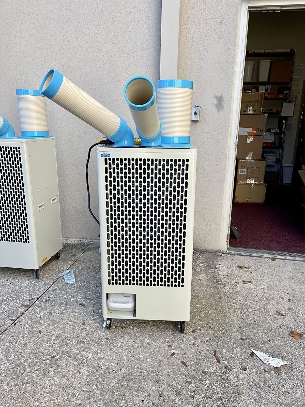 Uninex SAC4500 Indoor/Outdoor KOOLZONE Mobile Spot Cooler | Twin Duct, Industrial Grade, Oscillating Function, 15,358-BTU 9.88-CER, R-32 Refrigerant customer photo 1