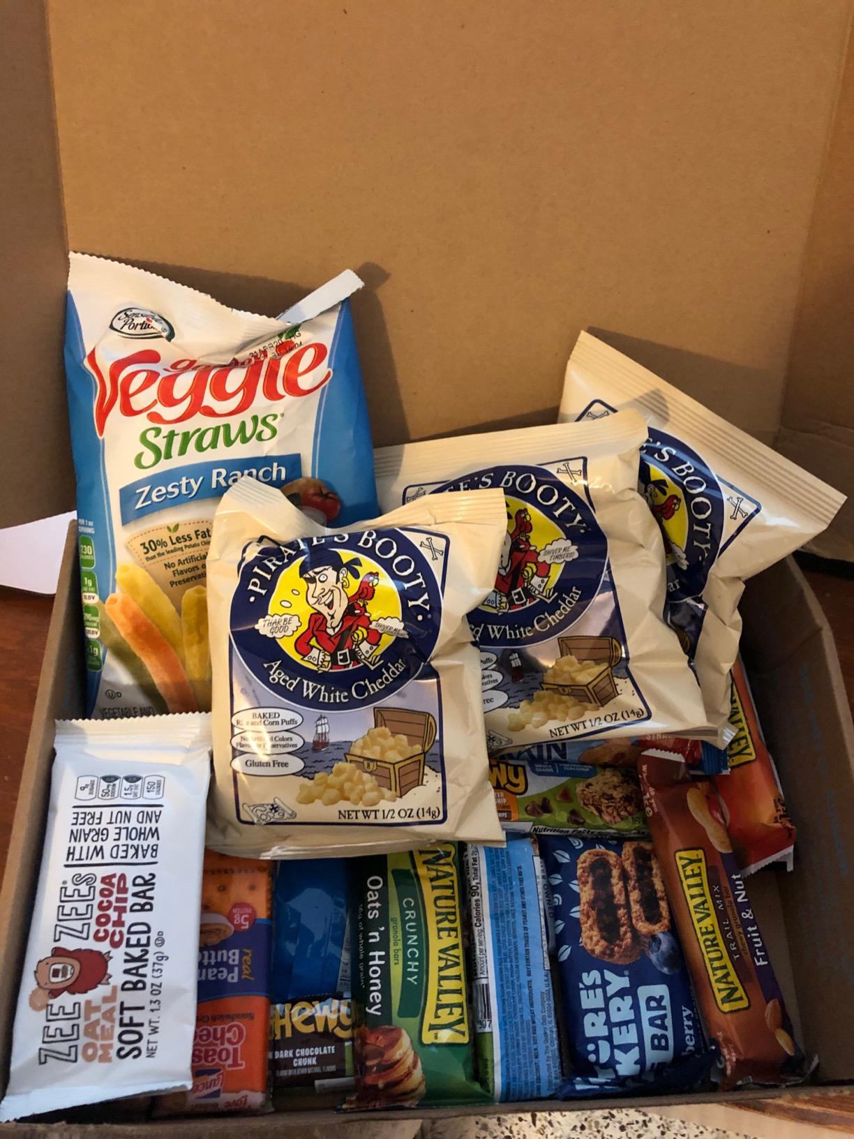 COLLEGEBOX Healthy Snack Box (35 Count) Back to School Variety Pack Care Package Gift Basket Kid Men Women Adult Nuts Health Nutrition Assortment College Graduation customer photo 1