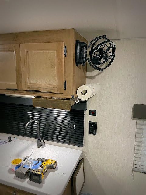 SEEKR Sirocco II Fan from Caframo. 12V/24V Auto-Sensing DC, Omnidirectional Low-Power Draw Fan for Boats and RVs. Hardwire Installation Required. Made in Canada. White. customer photo 1