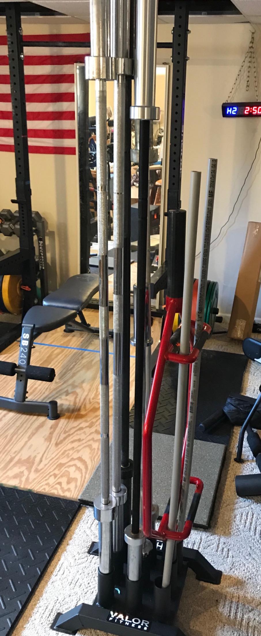 Valor Fitness Olympic Barbell Holder - Vertical 9 - Bar Storage Rack with Protective Sleeve Inserts - Space-Saving Steel Stand for Home Gym & Commercial Gyms customer photo 2