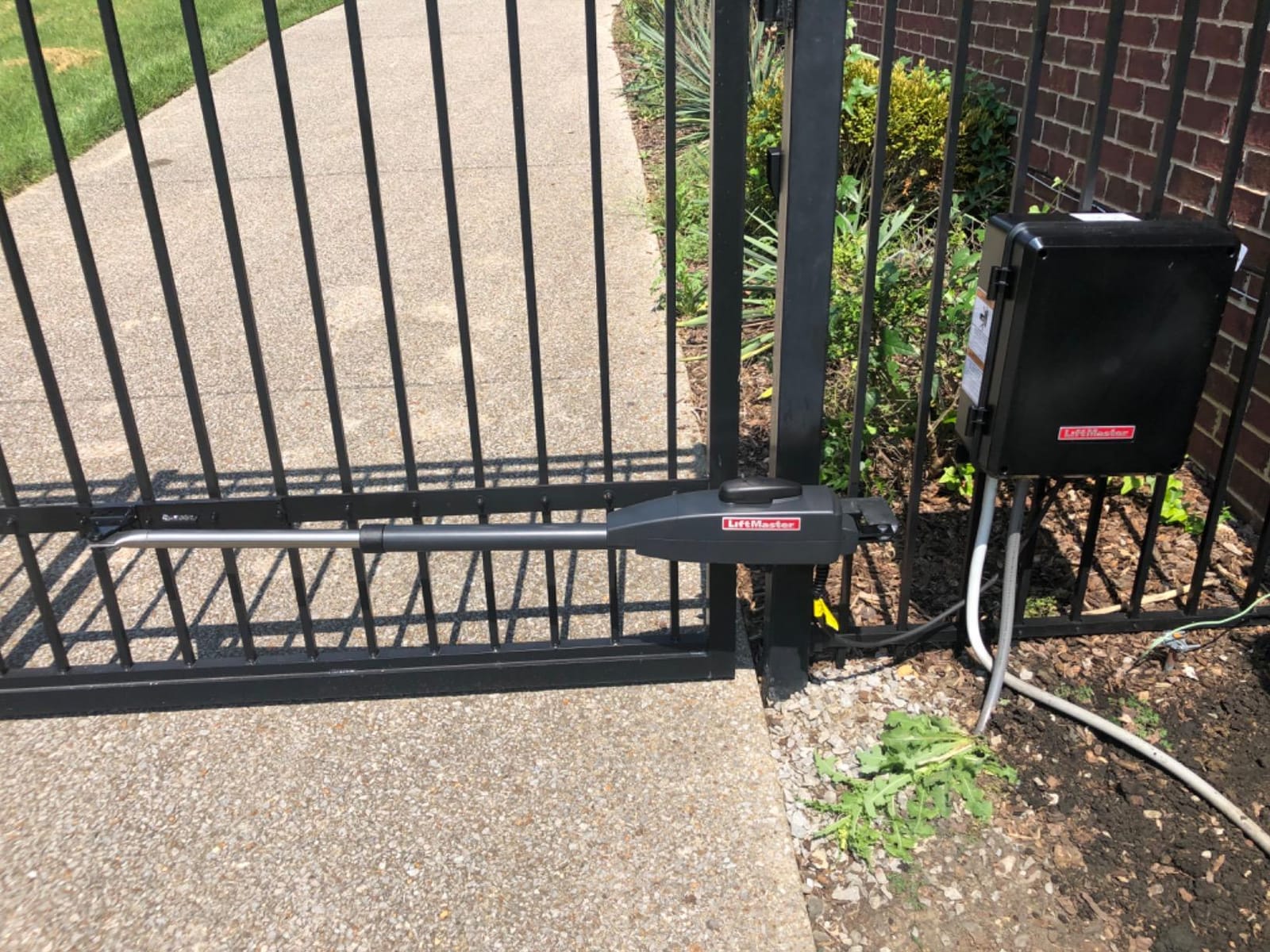 LA400PKGUL Dual Swing Gate Opener Kit, Battery Backup, Receiver & Photocell, Gate Sensor Included! customer photo 1