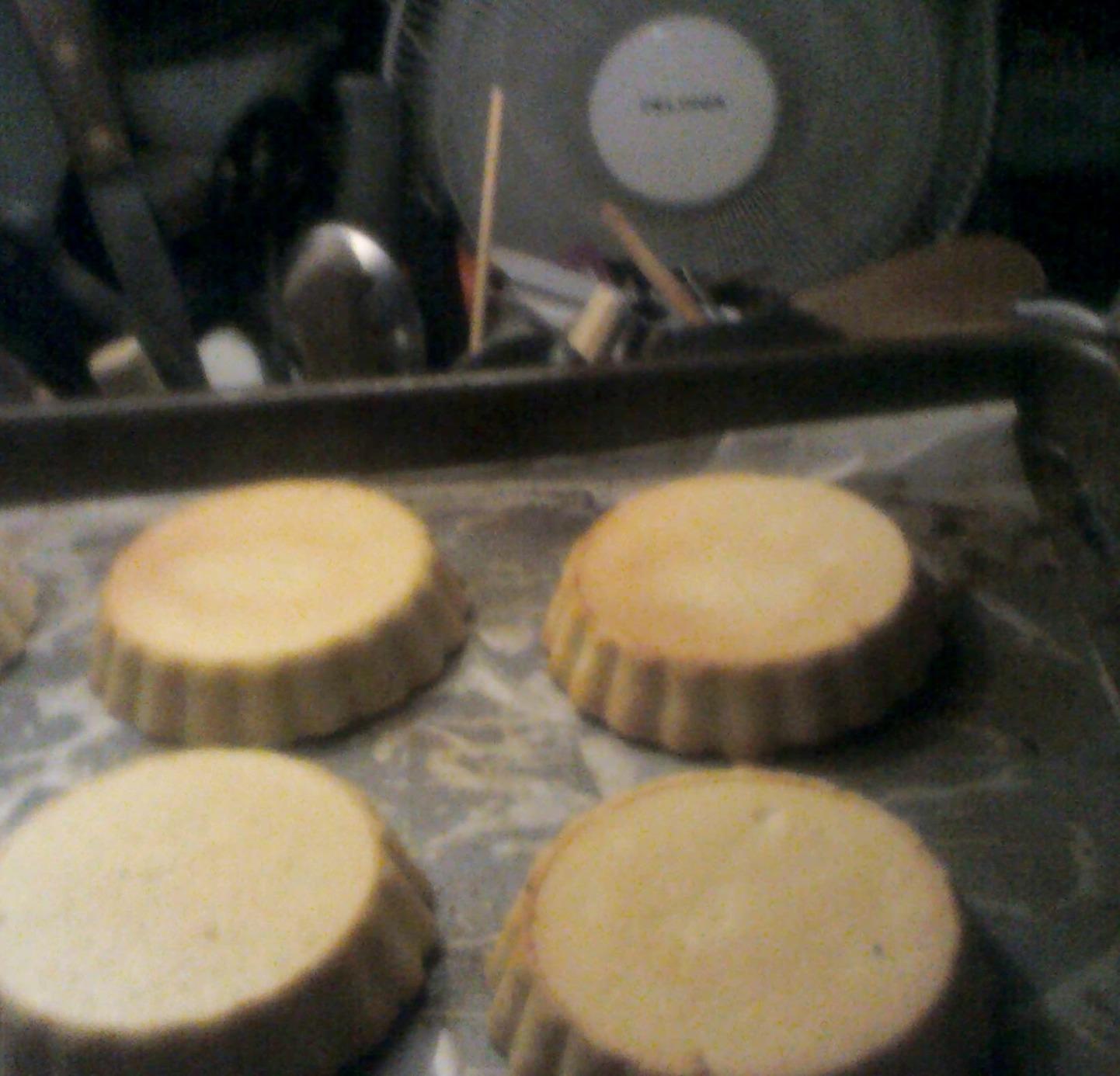 Webake 4 Inch Mini Tart Pan Set of 6, Non-Stick Small Tart Mold Quiche Pans with Removable Bottom Mini Tart Tins customer photo 1