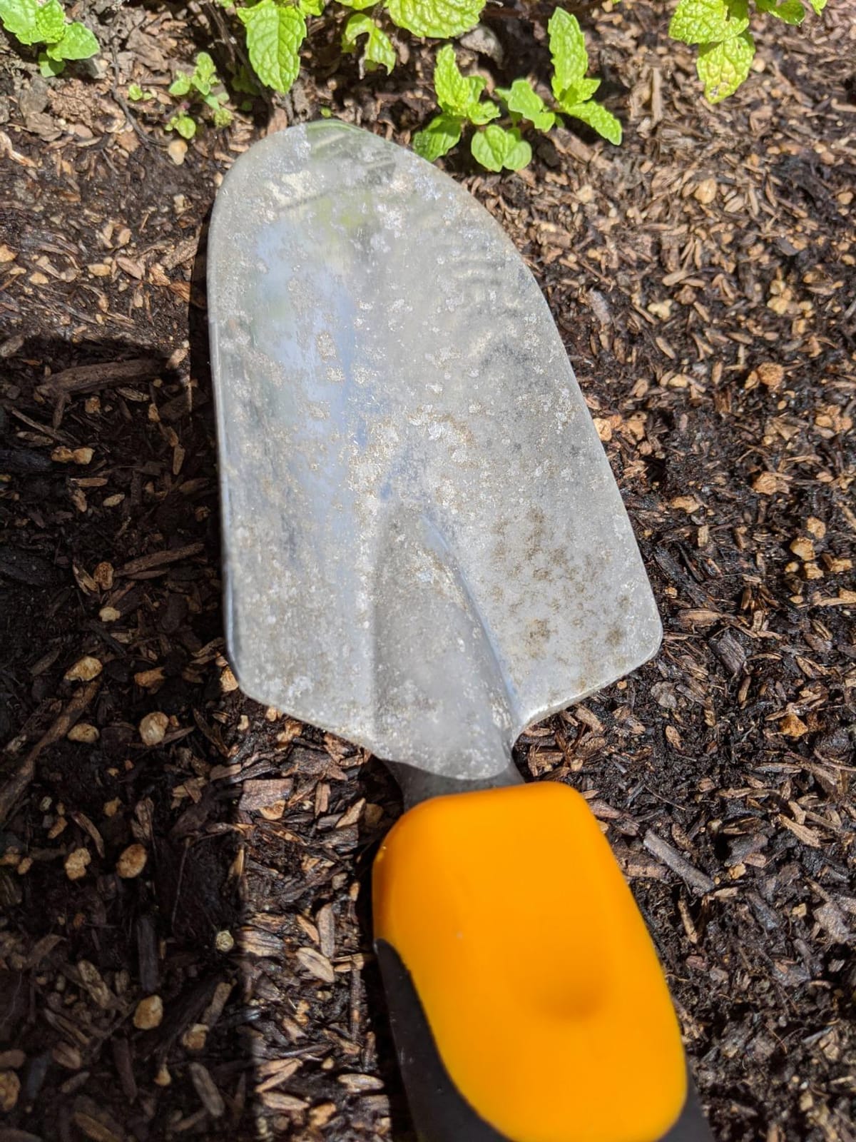 Fiskars 3-Piece Garden Hand Tools Set w/ Trowel, Transplanter & Cultivator customer photo 1