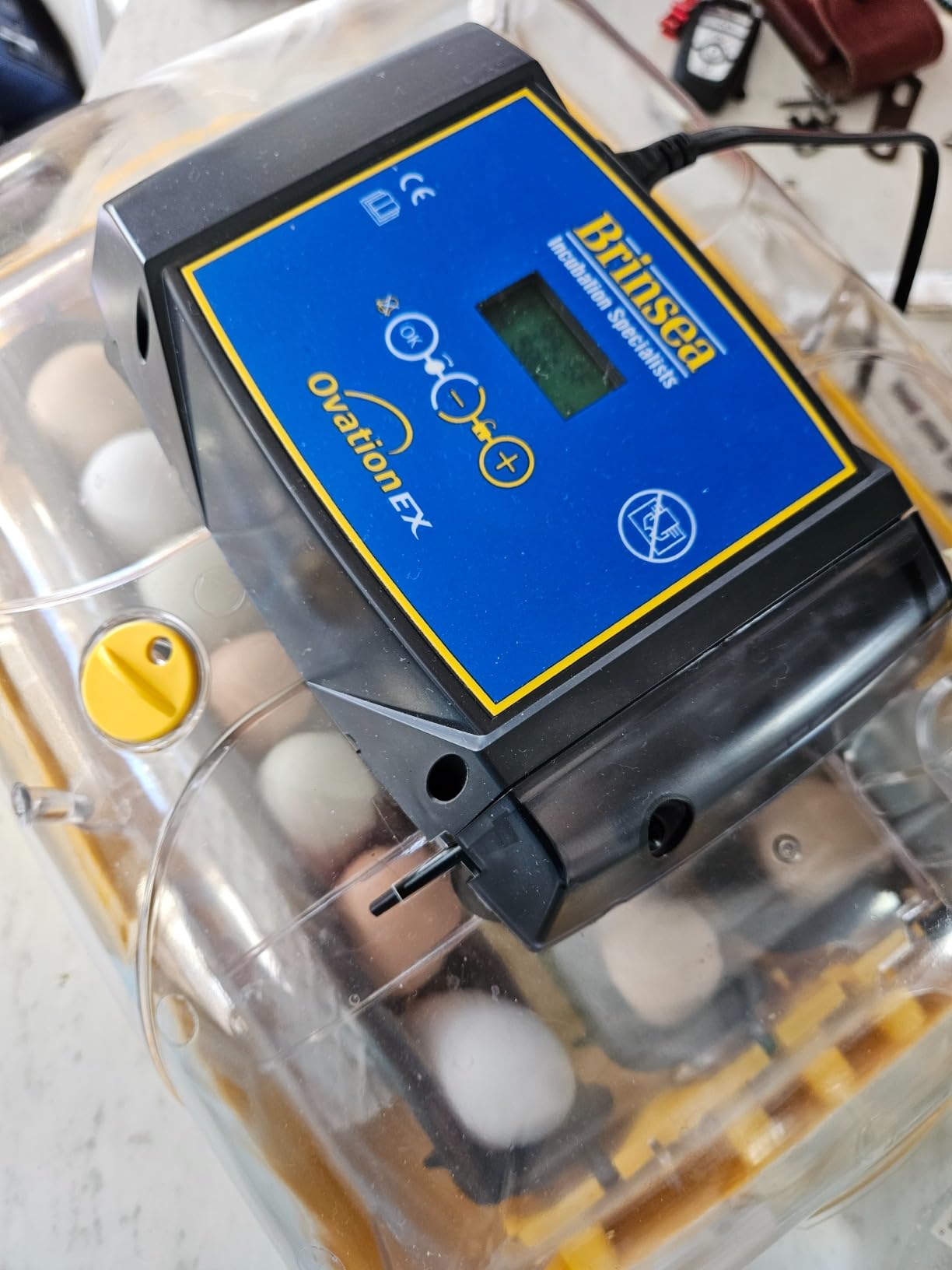 Brinsea Ovation 28 EX Egg Incubator, Automatic Turning & Humidity Control | 50+ years of trusted precision! Built-in automatic humidity, auto-turn & temp alarms take the stress out of hatching 28 eggs customer photo 1