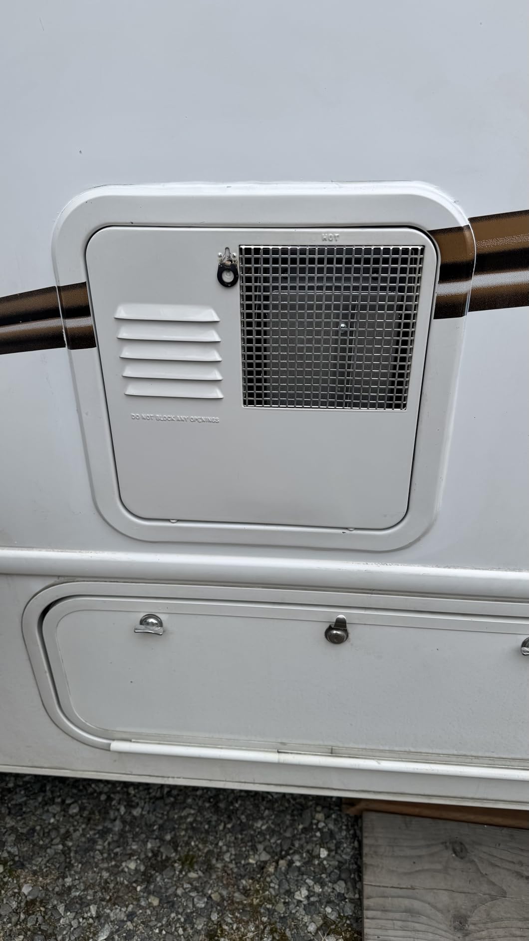 Suburban Advantage RV Tank Water Heater SW10DE - 10 gallon Porcelain Lined Steel Tank with Direct Spark Ignition (DSI) and Incoloy Electric Element (5243A) customer photo 2
