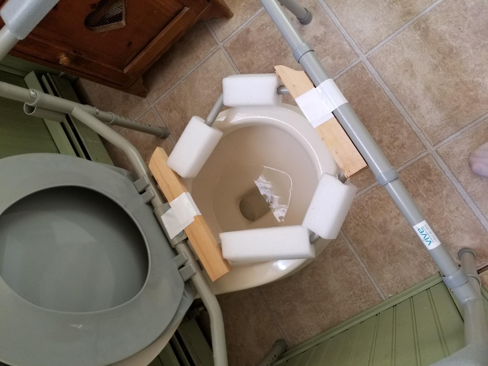 Vive Bariatric Bedside 3-in-1 Commode 500 lb Capacity - Portable Folding | Toilet Chair - Adjustable Height, Extra Wide Seat - Bucket Splash Guard customer photo 2