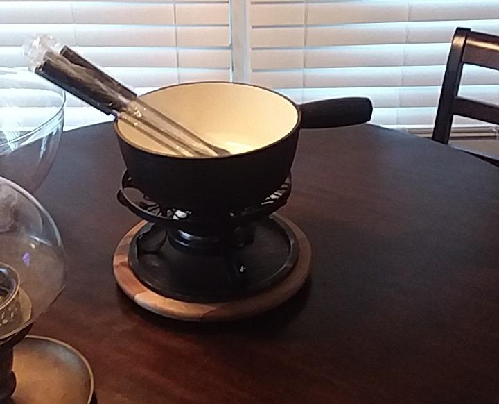Artestia 10-Piece Cast Iron Cheese Fondue Pot Set | 2.1 Qt Swiss-Style Fondue Set for 6 with Burner, Stand & 6 Forks, Blue, for Chocolate, Broth & Dips customer photo 2