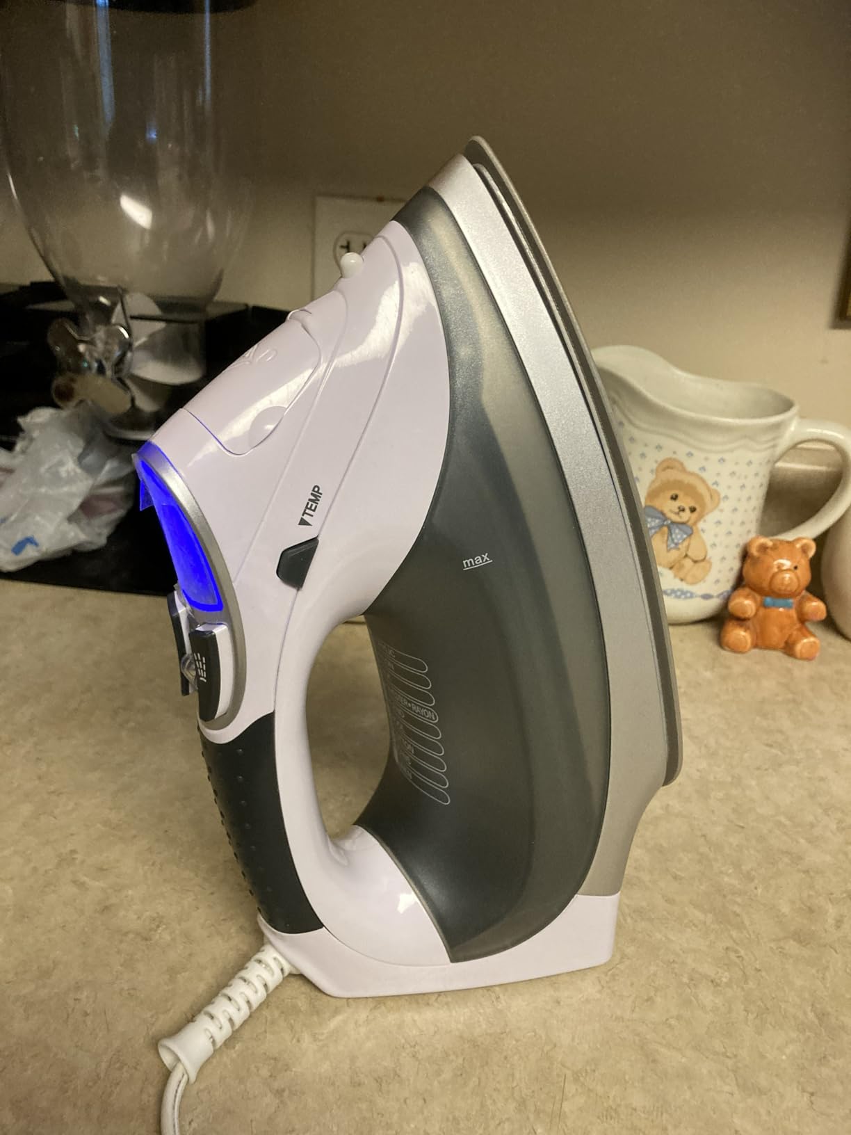BEAUTURAL 1800 Watts Steam Iron with Digital LCD Screen, 3-Way Auto Shutoff | Double-Layer and Ceramic Coated Soleplate, 9 Preset Temperature, Burst of Steam for Variable Fabric, Anti-Drip and Anti-Calc customer photo 1
