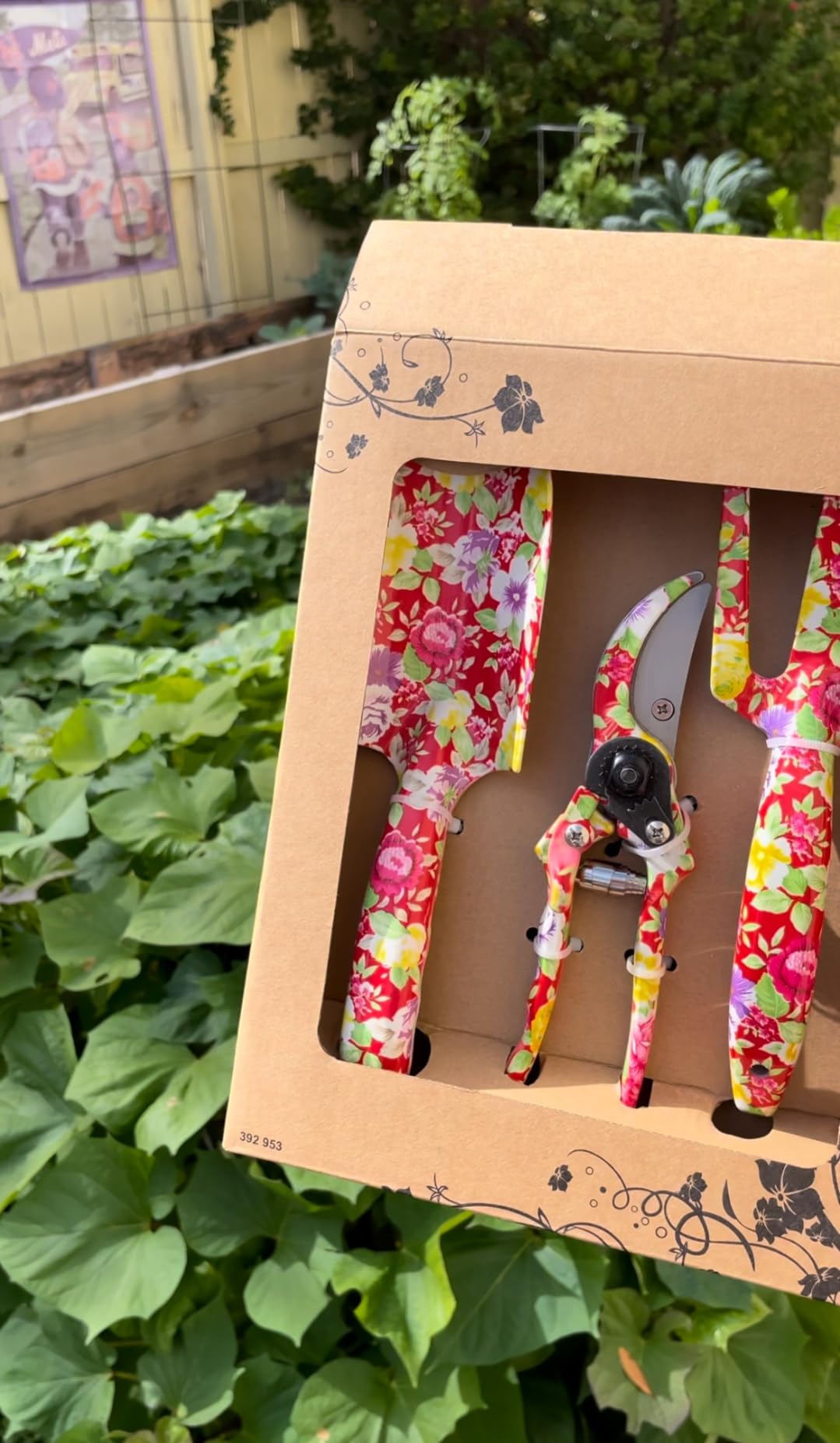 FLORA GUARD 6-Piece Garden Tool Set, Heavy Duty Steel Hand Tools - Trowel, 5-Tine Rake, 9-Tine Leaf Rake, Double Hoe, Cultivator & Crack Weeder customer photo 2