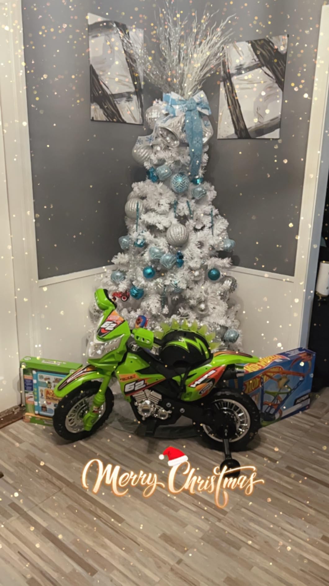 Best Choice Products Kids 6V Ride On Motorcycle w/Treaded Tires, Working Headlights, 2mph Top Speed, Training Wheels, Realistic Sounds, Music, Battery Charger - Red customer photo 1