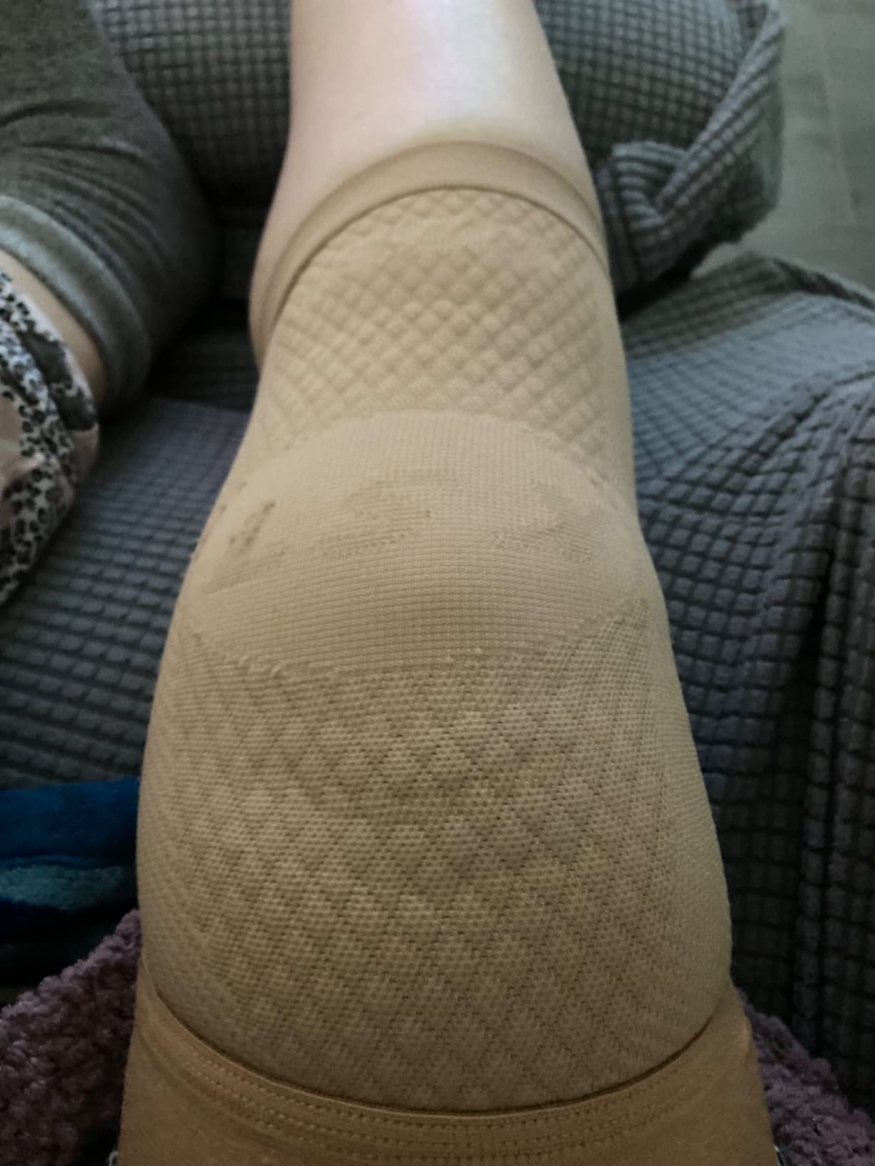 OrthoSleeve Compression Knee Brace, Knee Sleeve for ACL, MCL, Injury Recovery, Meniscus Tear, Pain, Aching Knees, Patellar Tendonitis & Arthritis Pain customer photo 1