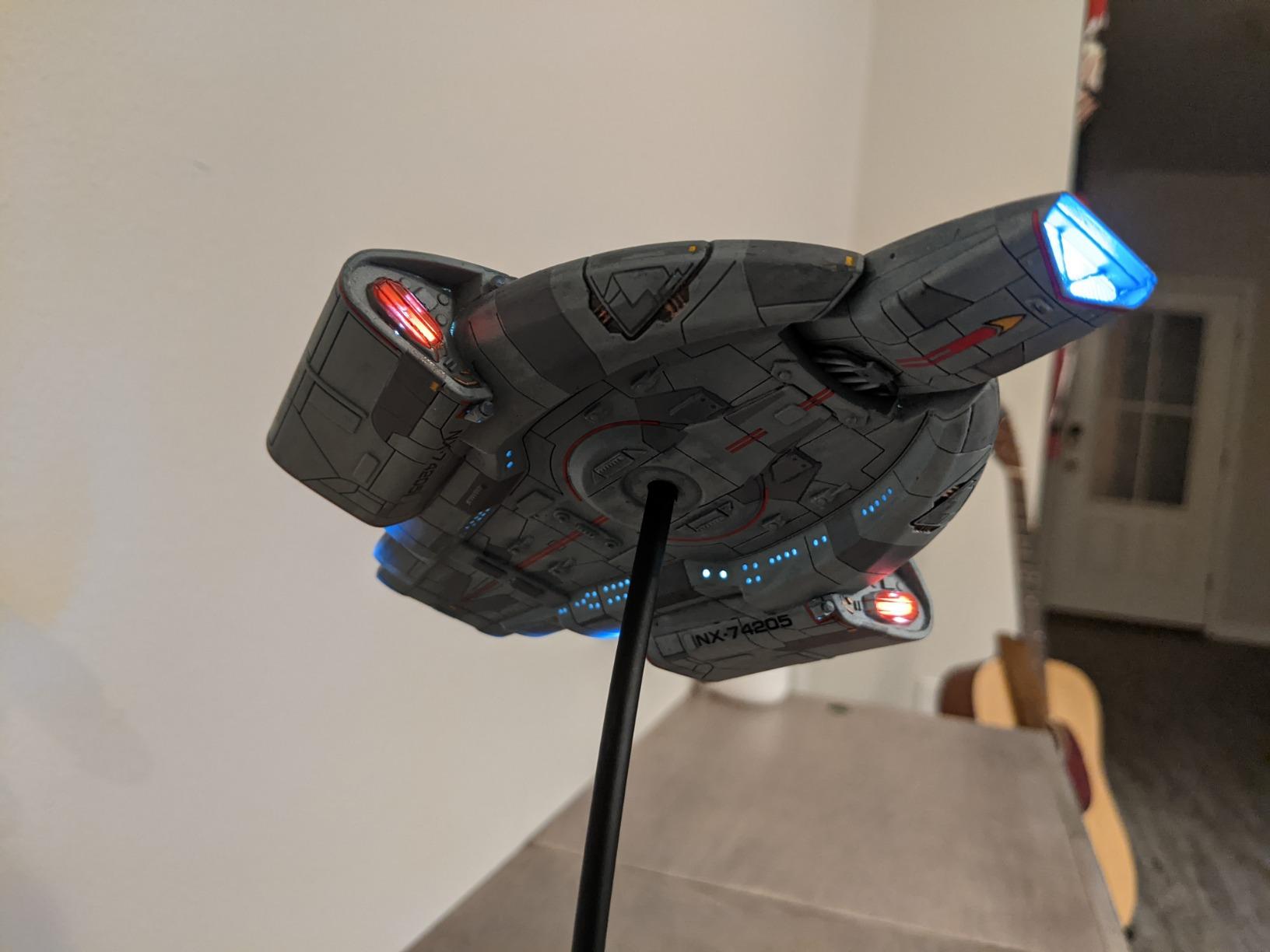 Polar Lights Star Trek USS Defiant 1:1000 Scale Snap Model Kit, Multicolor (POL952) customer photo 1