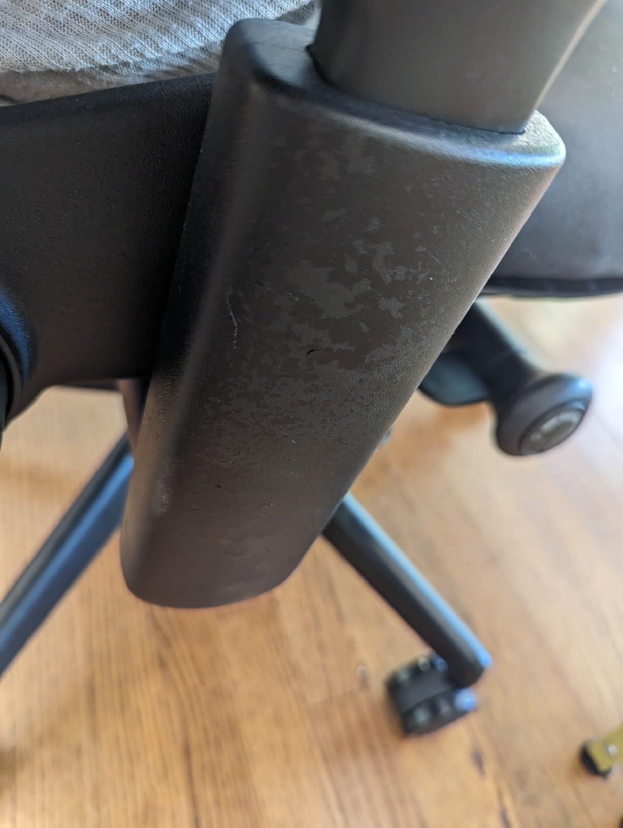 Steelcase Leap Chair V2 In Black Fabric customer photo 1