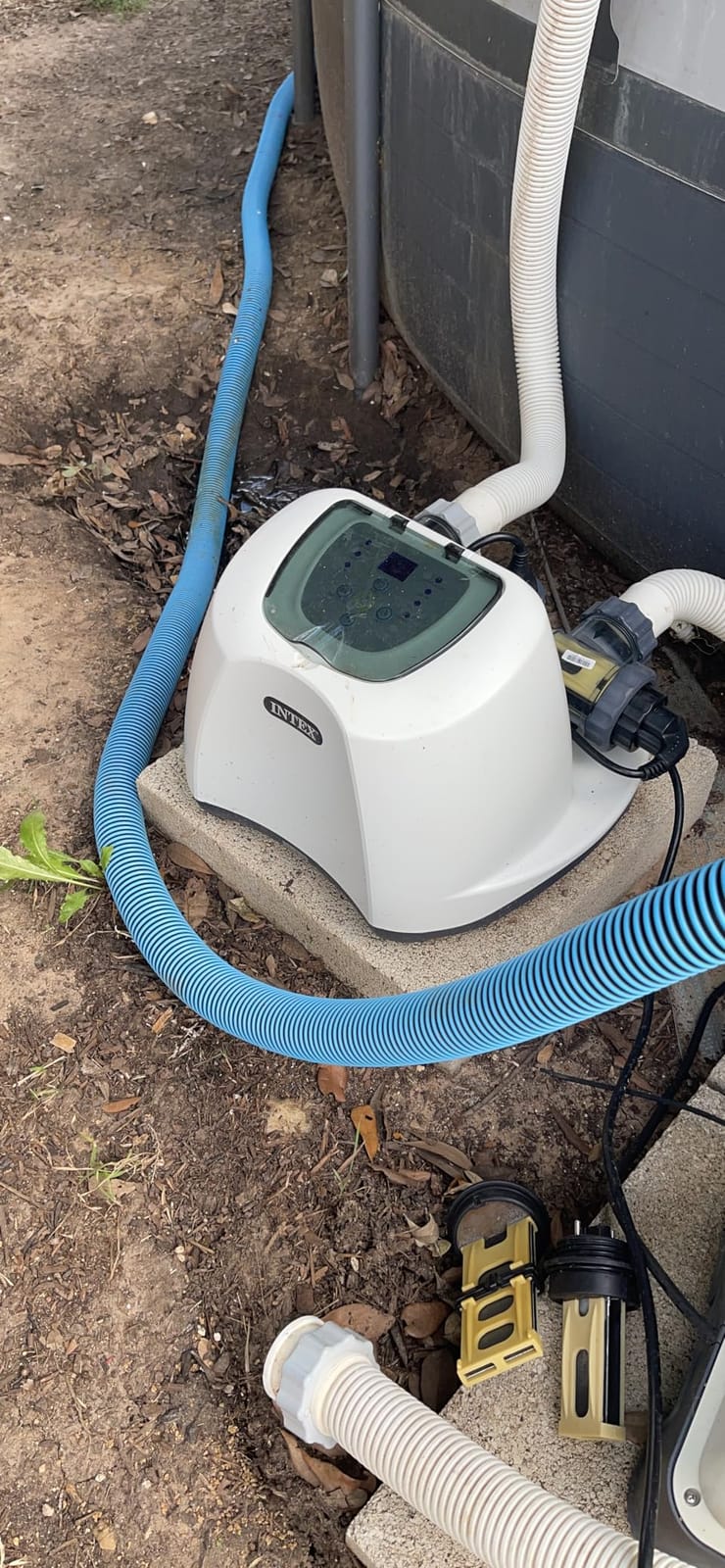 INTEX Krystal Clear Saltwater Pool Chlorine System for Above Ground Pools up to 15,000 Gallons, Pool Cleaner with Automatic Timer and Self Cleaning customer photo 2