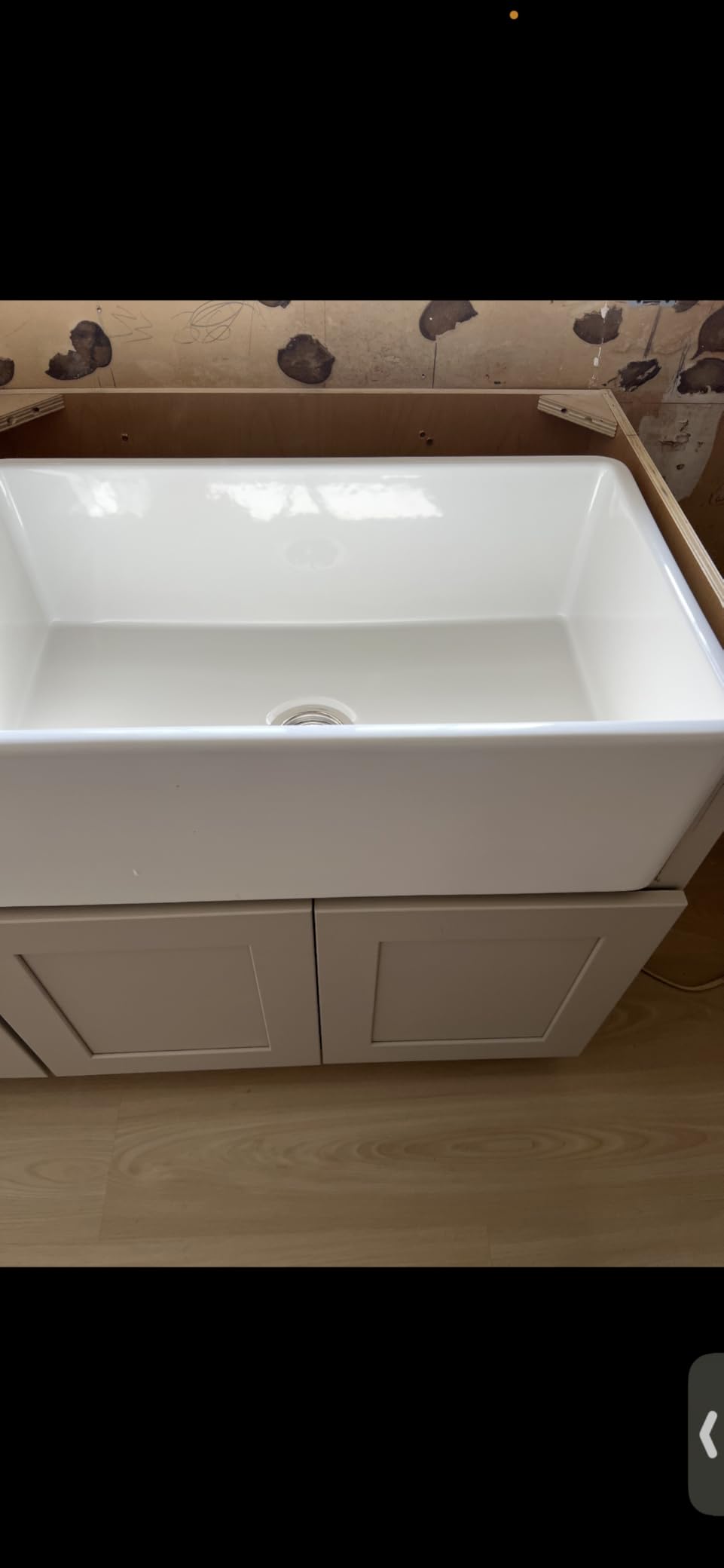 BOCCHI Classico Farmhouse Apron Front Fireclay 30 in. Single Bowl Kitchen Sink with Protective Bottom Grid and Strainer in White customer photo 2