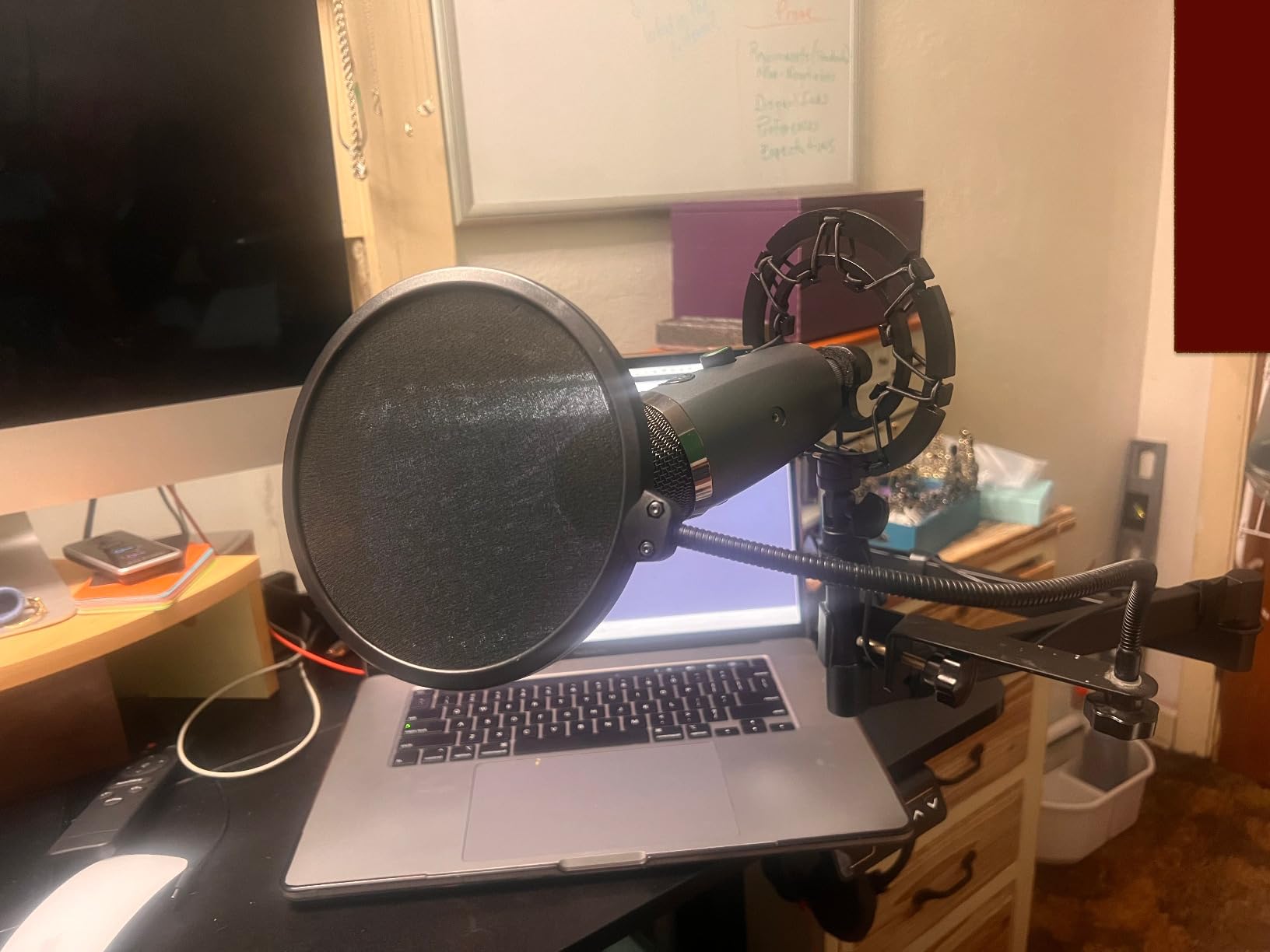 Pro Microphone Shock Mount - Mic Holder Compatible w/Blue Yeti, Snowball & Pro Microphones customer photo 2