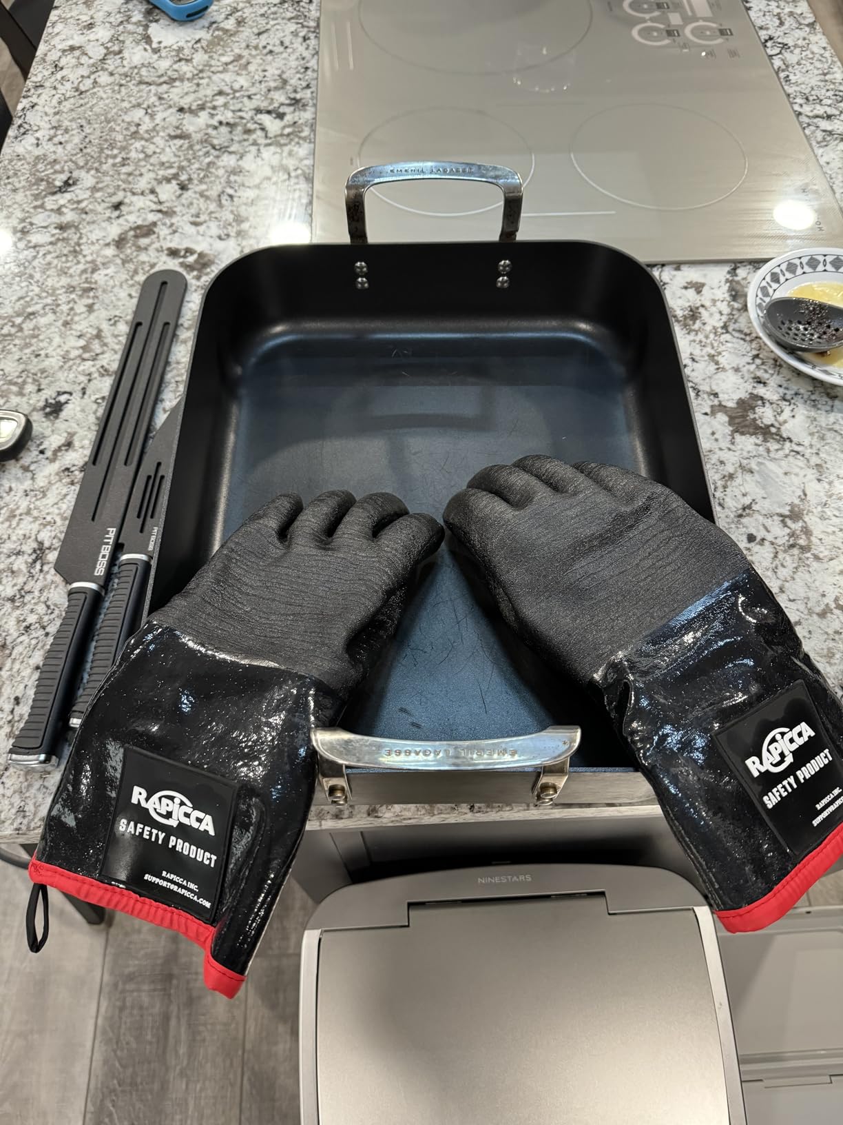 RAPICCA BBQ Grill Gloves, 932°F Heat Resistant Neoprene, 14 in XL | Oil Resistant & Waterproof, For Pitmaster - Smoking, Grilling, Cooking, Deep Frying Turkey, Handling Hot Greasy Meat customer photo 2
