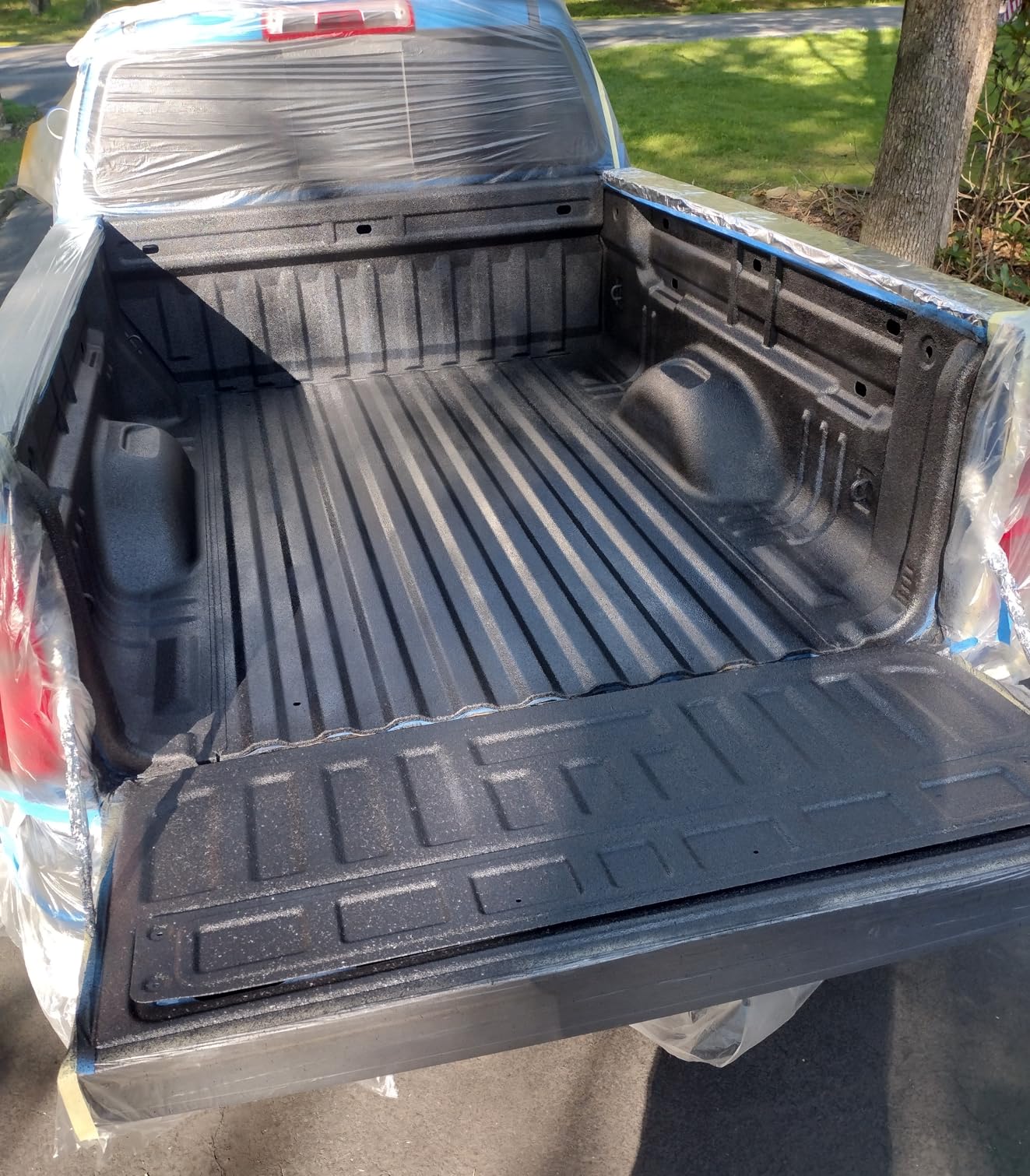 Custom Shop U-Pol Raptor Black Urethane Spray-On Truck Bed Liner Kit, 1 gal | 1 Gallon, Includes Spray Gun and Regulator, Durable Textured Protective Coating, Prevent Rust, Car, Auto, Protective Coating customer photo 1